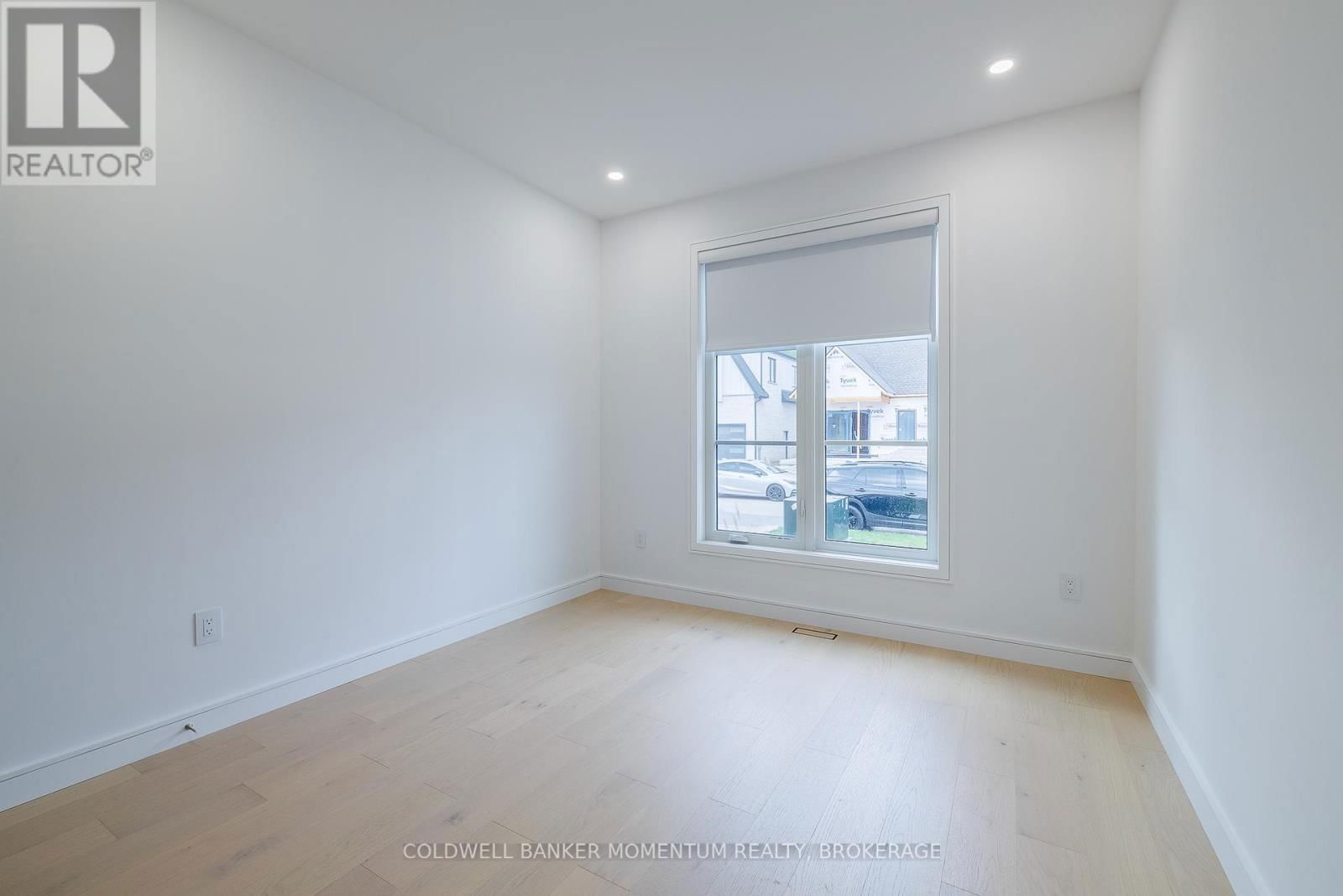 40 IVY CRESCENT Image 24
