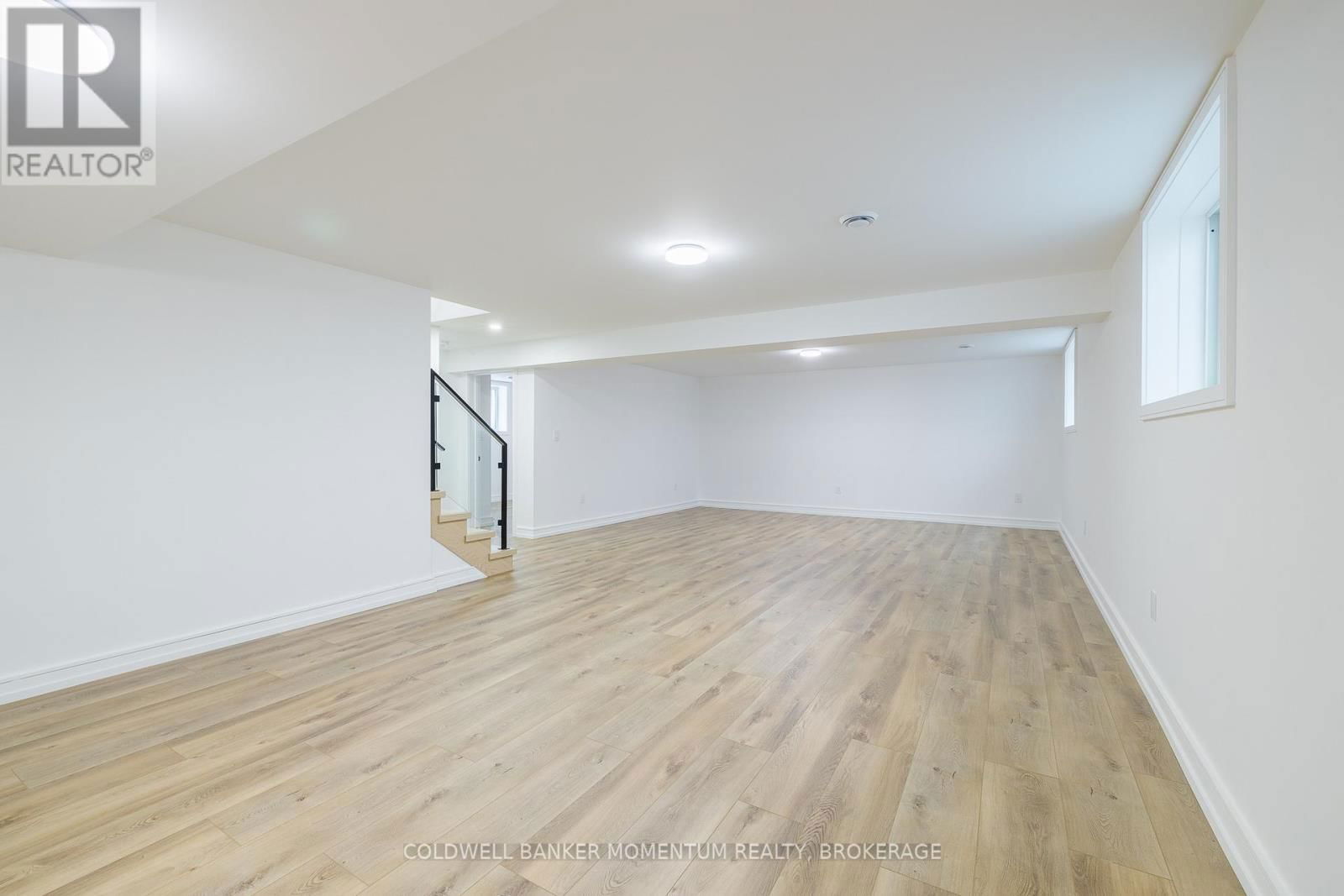 40 IVY CRESCENT Image 31
