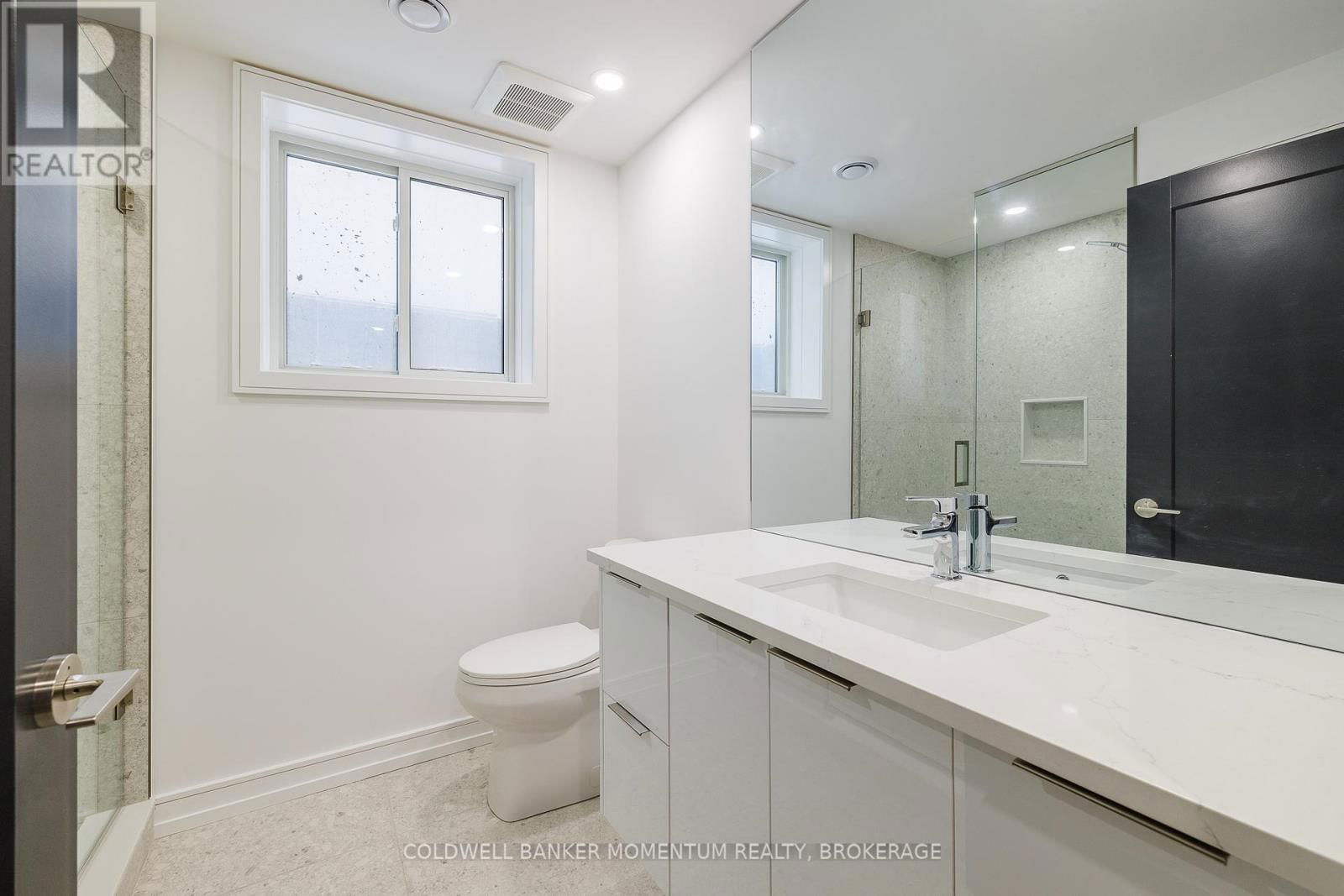 40 IVY CRESCENT Image 34