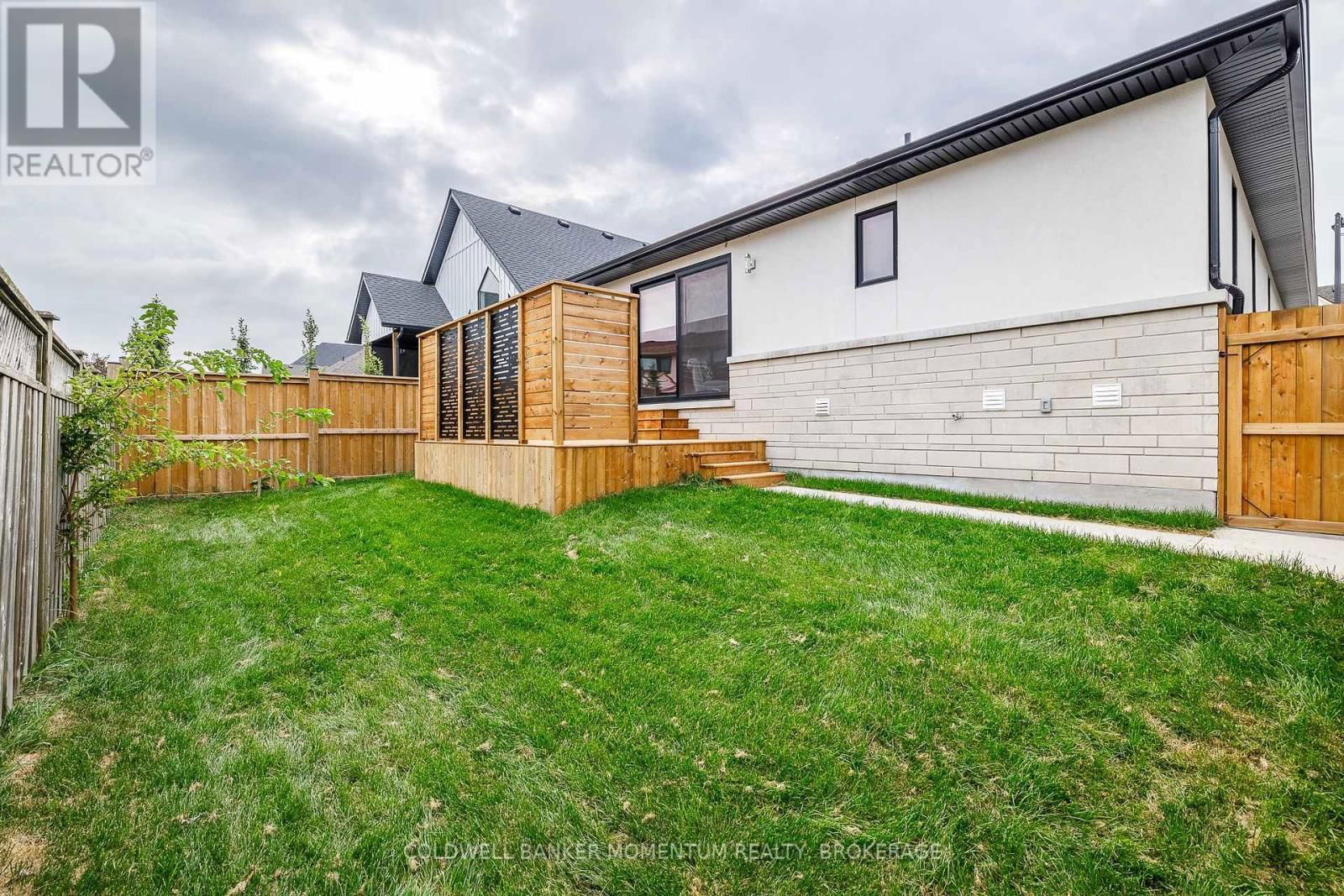 40 IVY CRESCENT Image 40