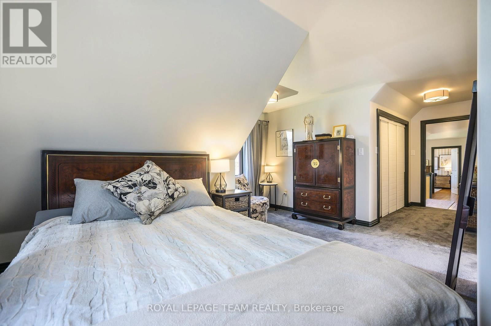 6 HENRY STREET Image 23