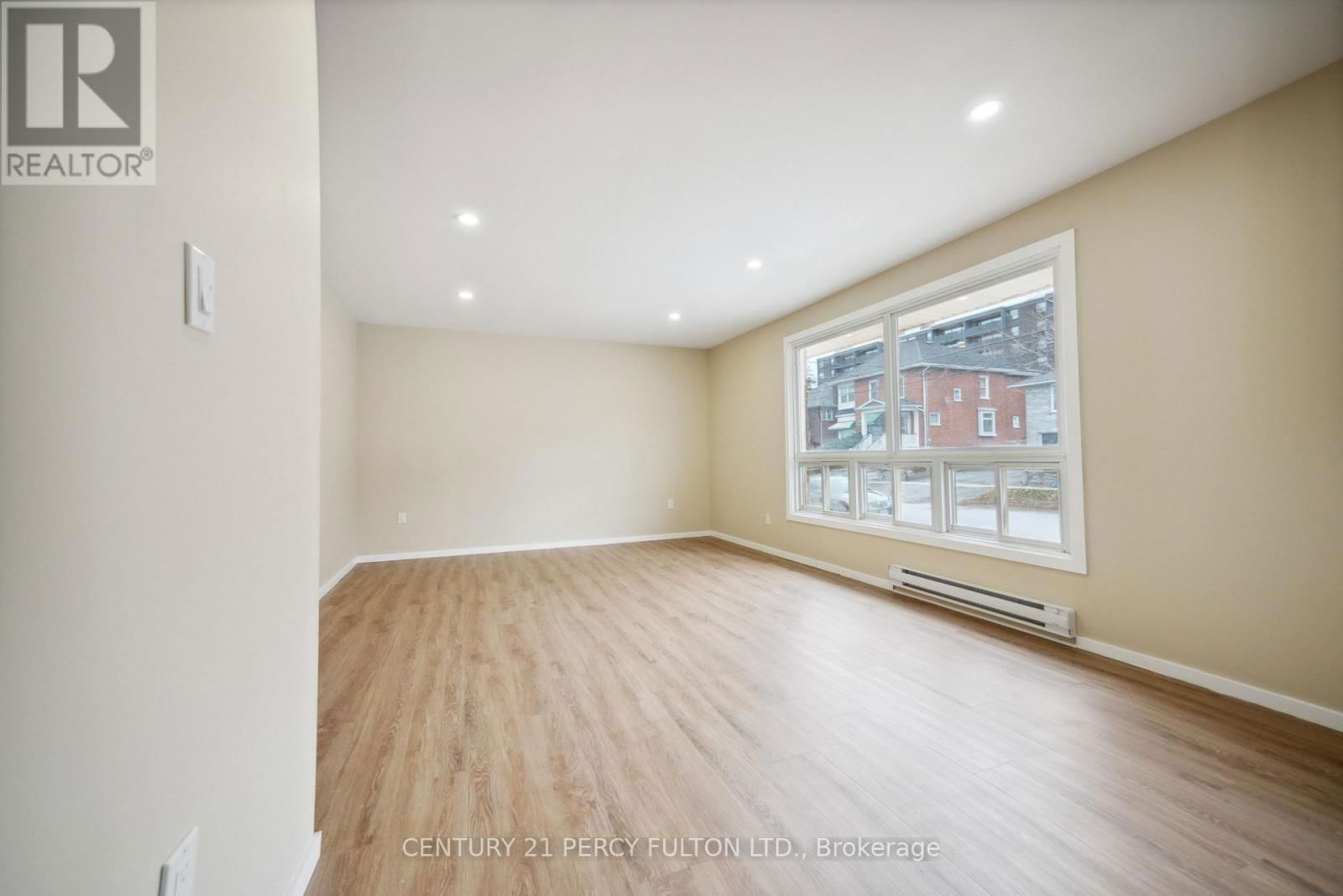 15 ISABEL STREET EAST Image 17