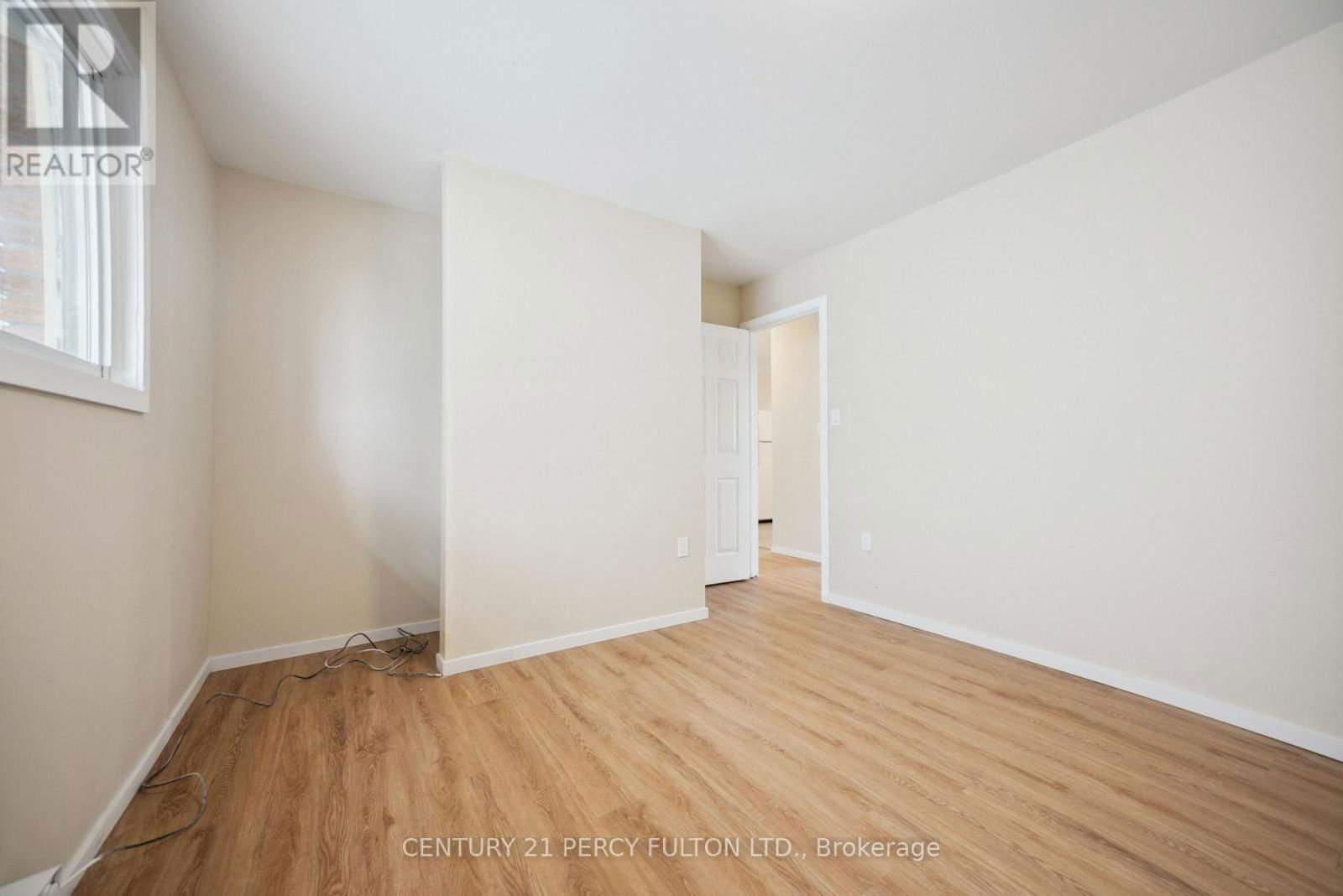15 ISABEL STREET EAST Image 23