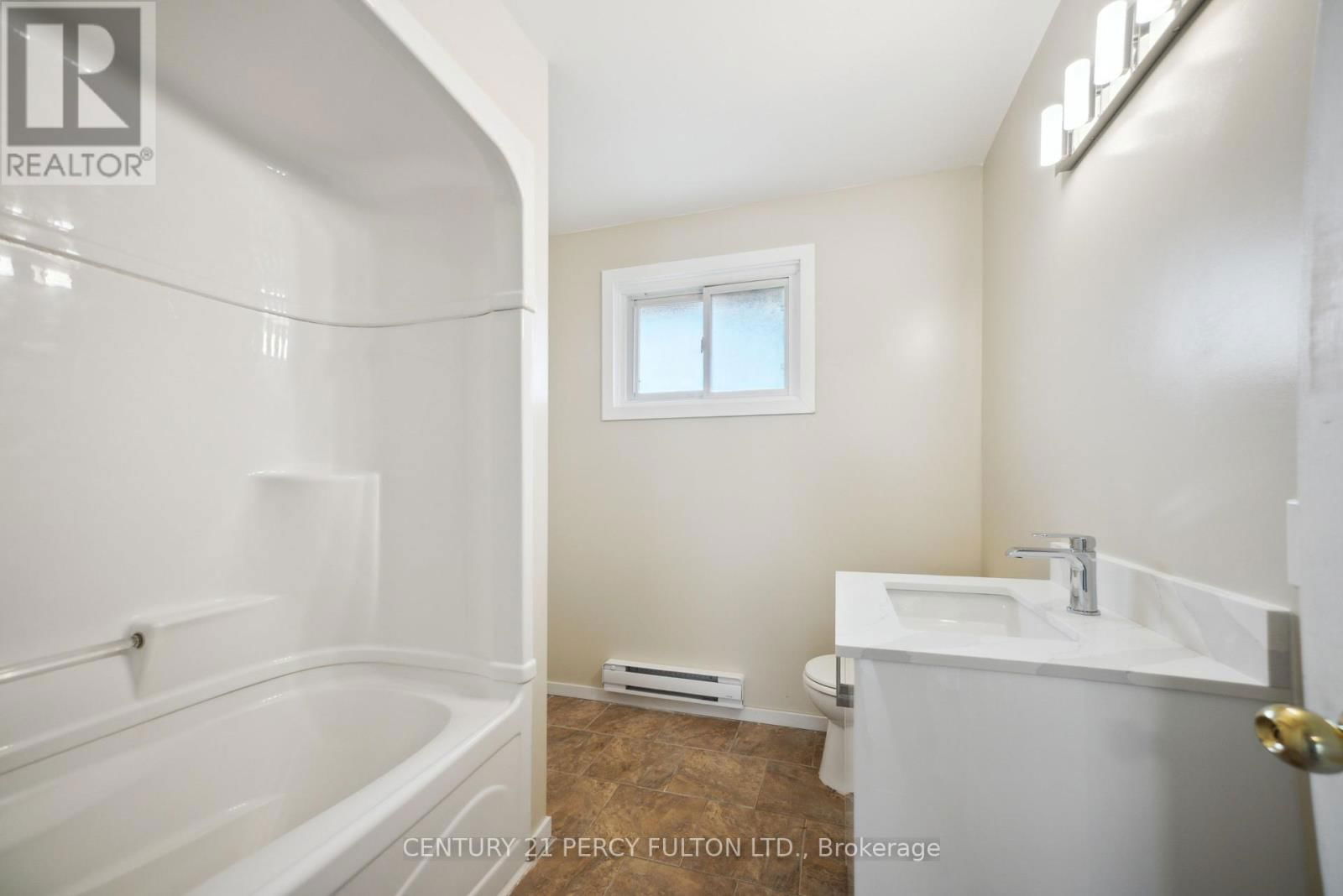 15 ISABEL STREET EAST Image 25