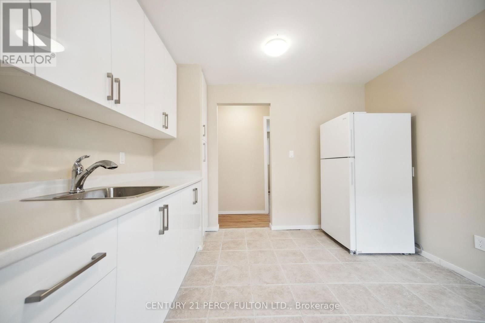 15 ISABEL STREET EAST Image 9