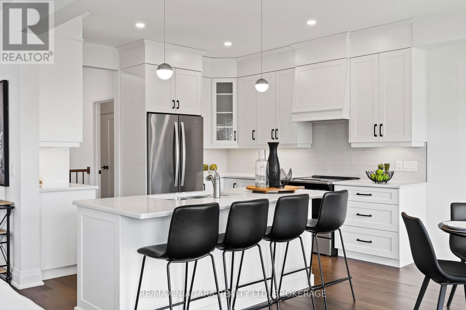 123 SUSAN DRIVE Image 11