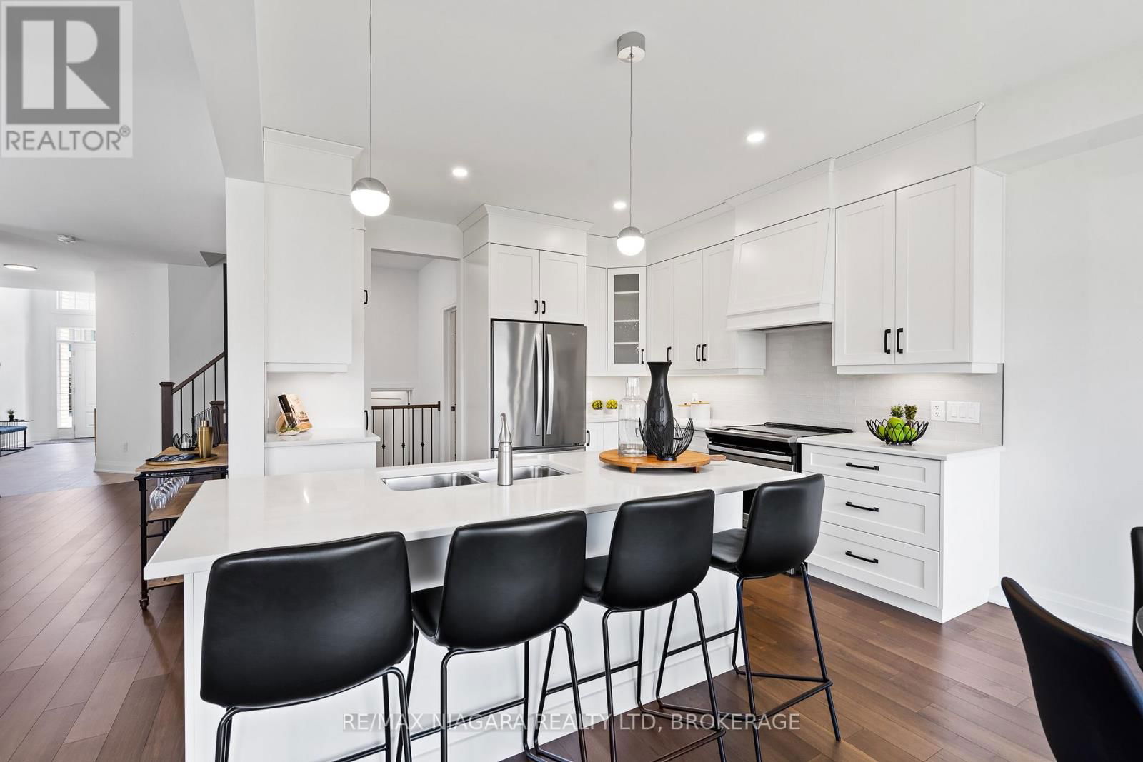 123 SUSAN DRIVE Image 12