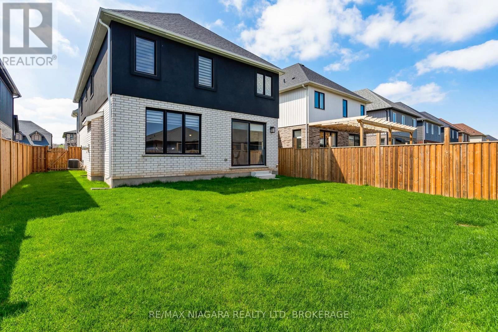 123 SUSAN DRIVE Image 33