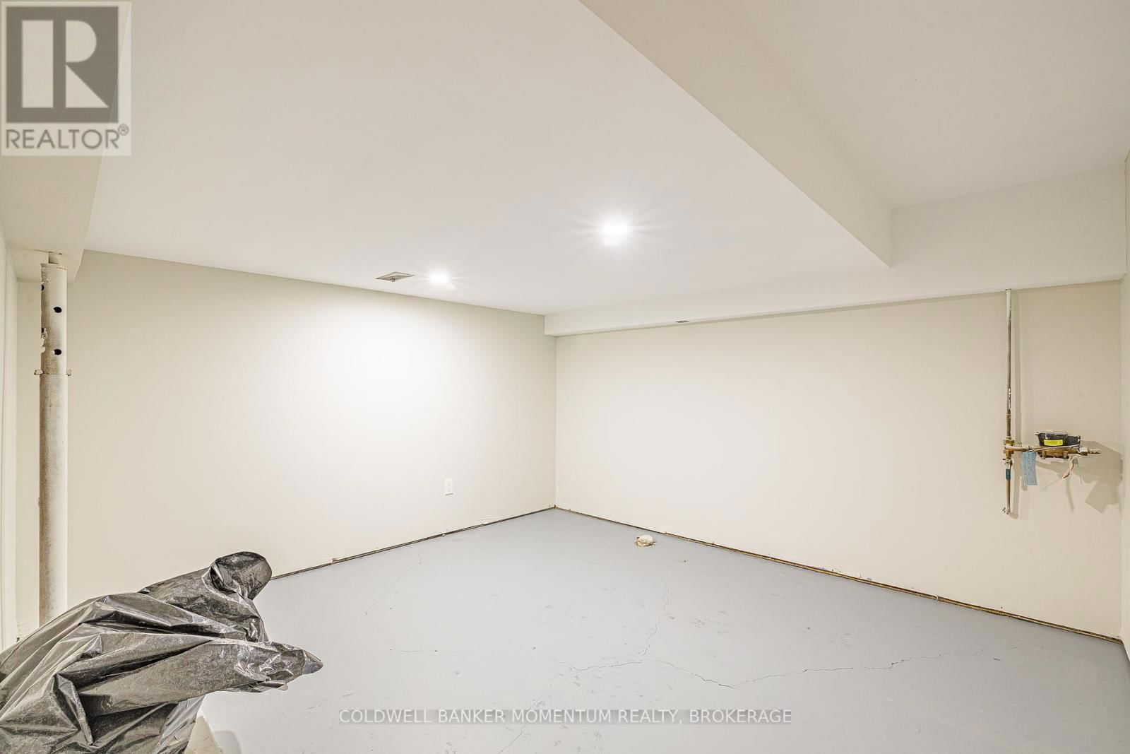 85 WOODLAWN ROAD Image 32