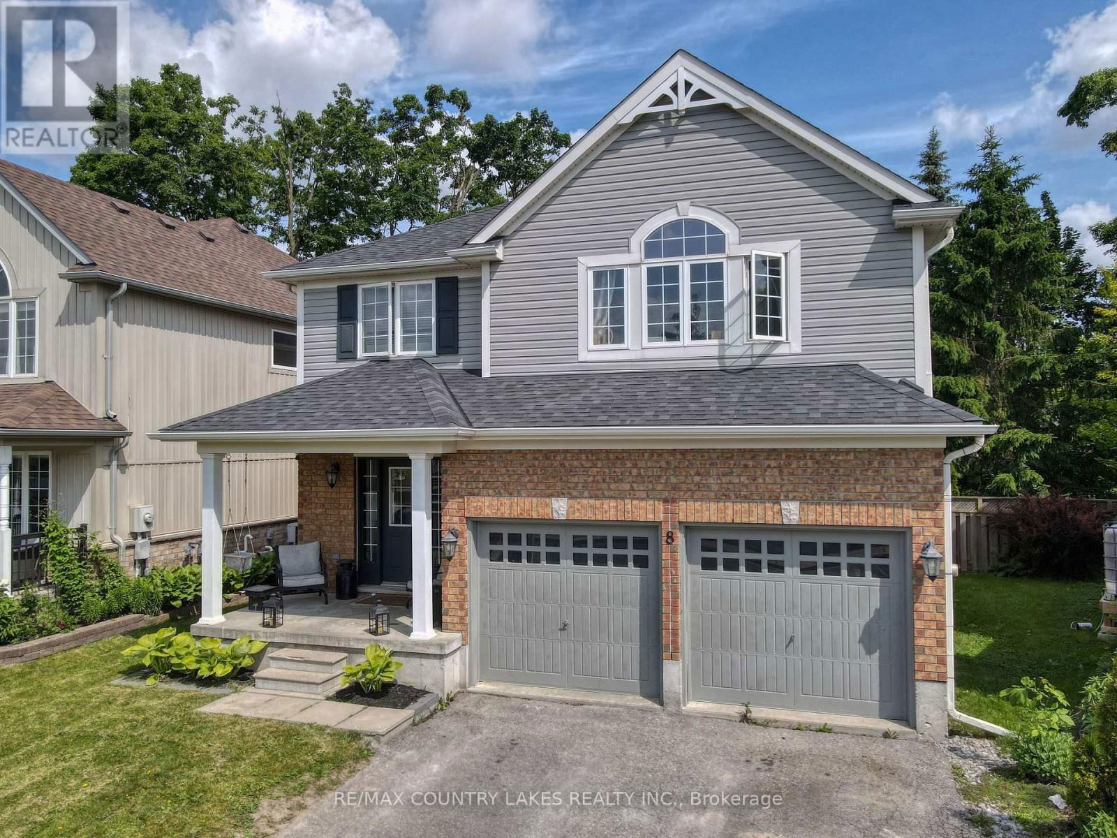 8 FALLINGBROOK CRESCENT Image 1