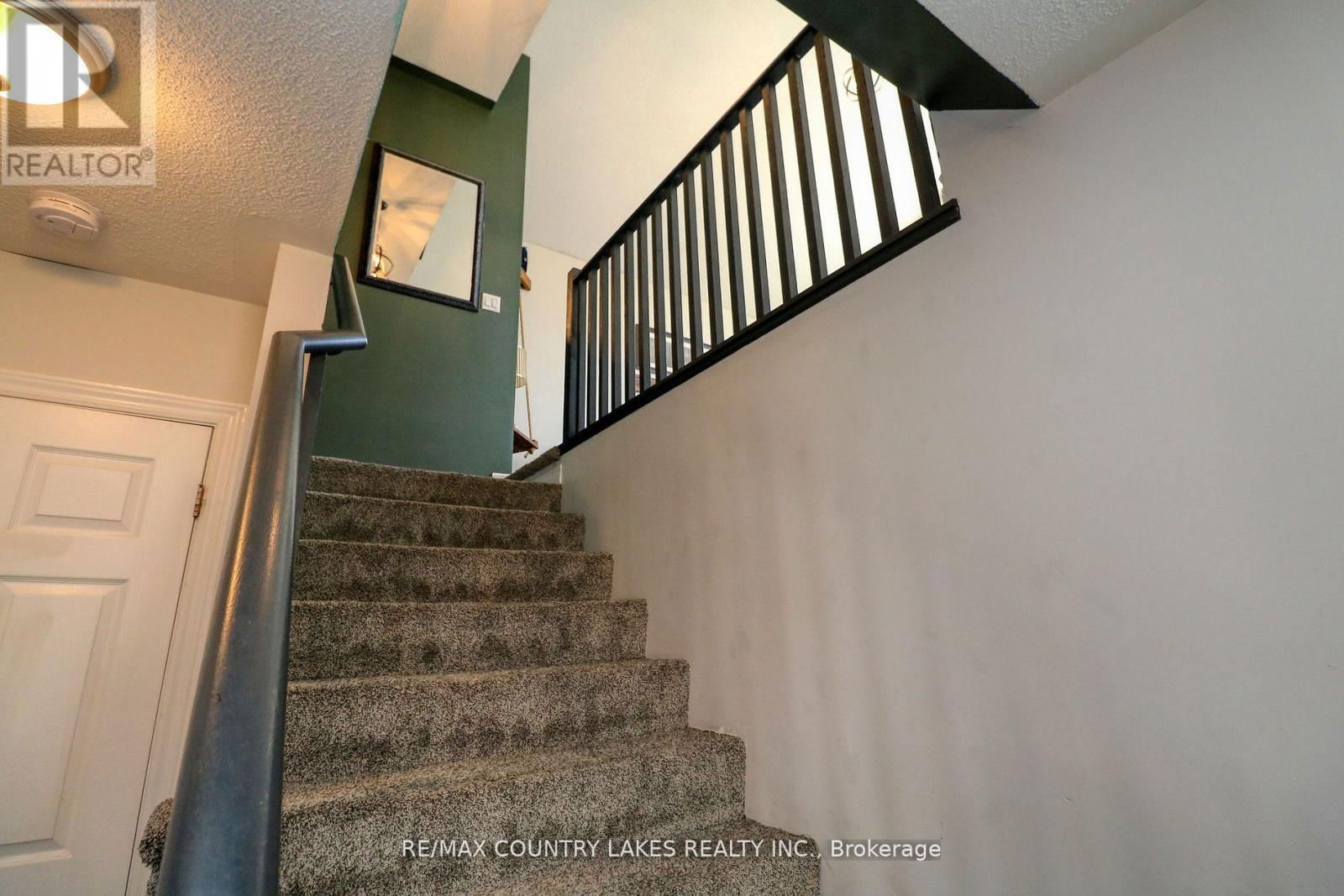 8 FALLINGBROOK CRESCENT Image 10