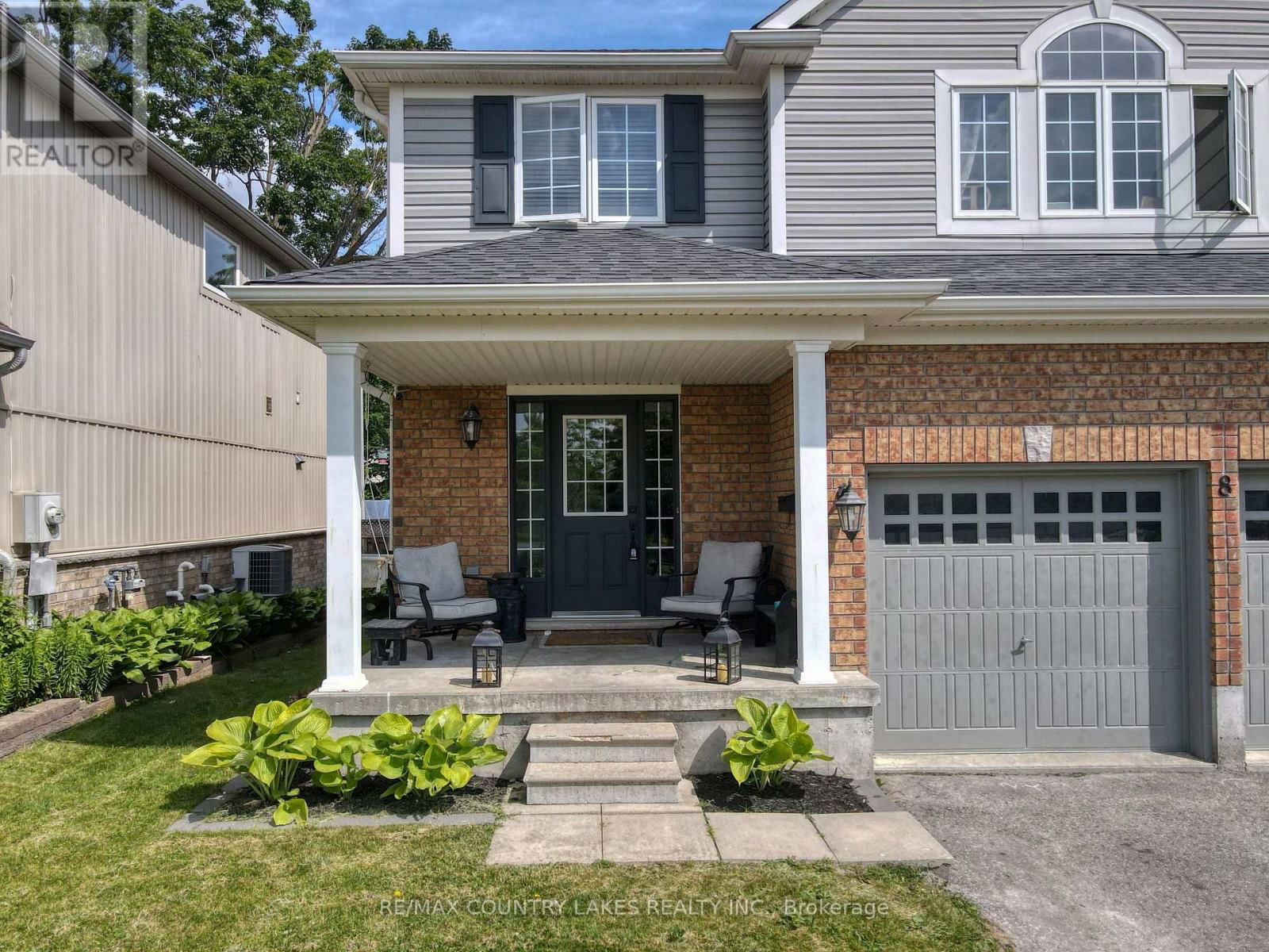 8 FALLINGBROOK CRESCENT Image 2