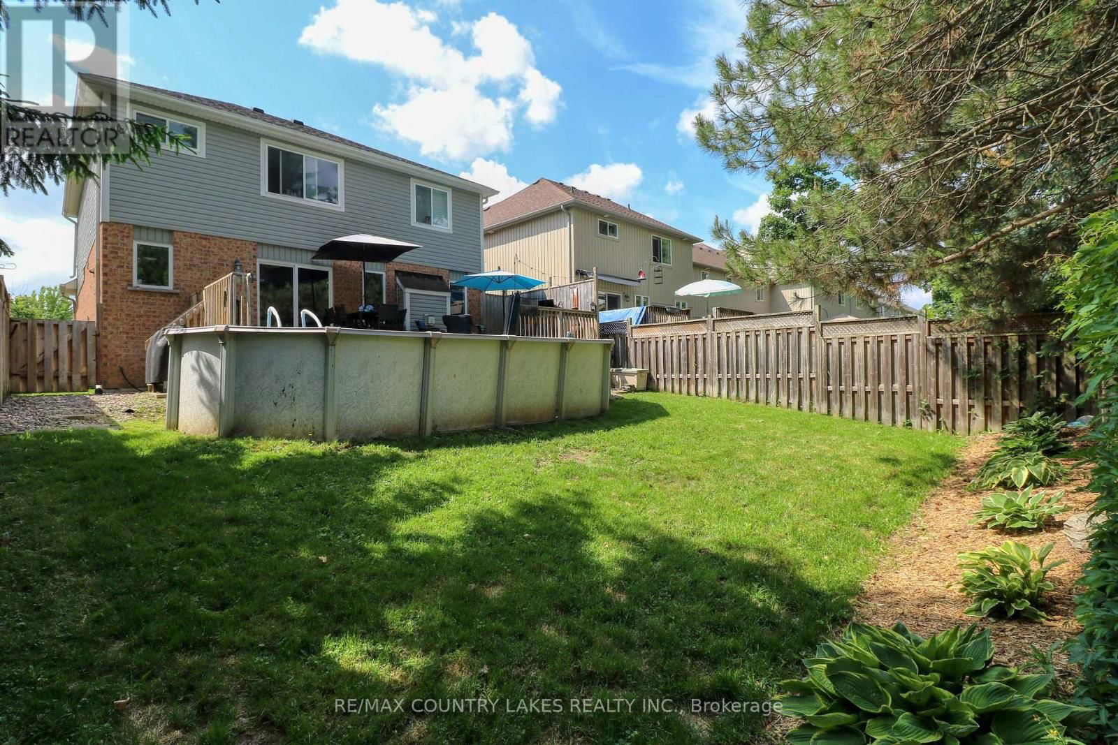 8 FALLINGBROOK CRESCENT Image 20