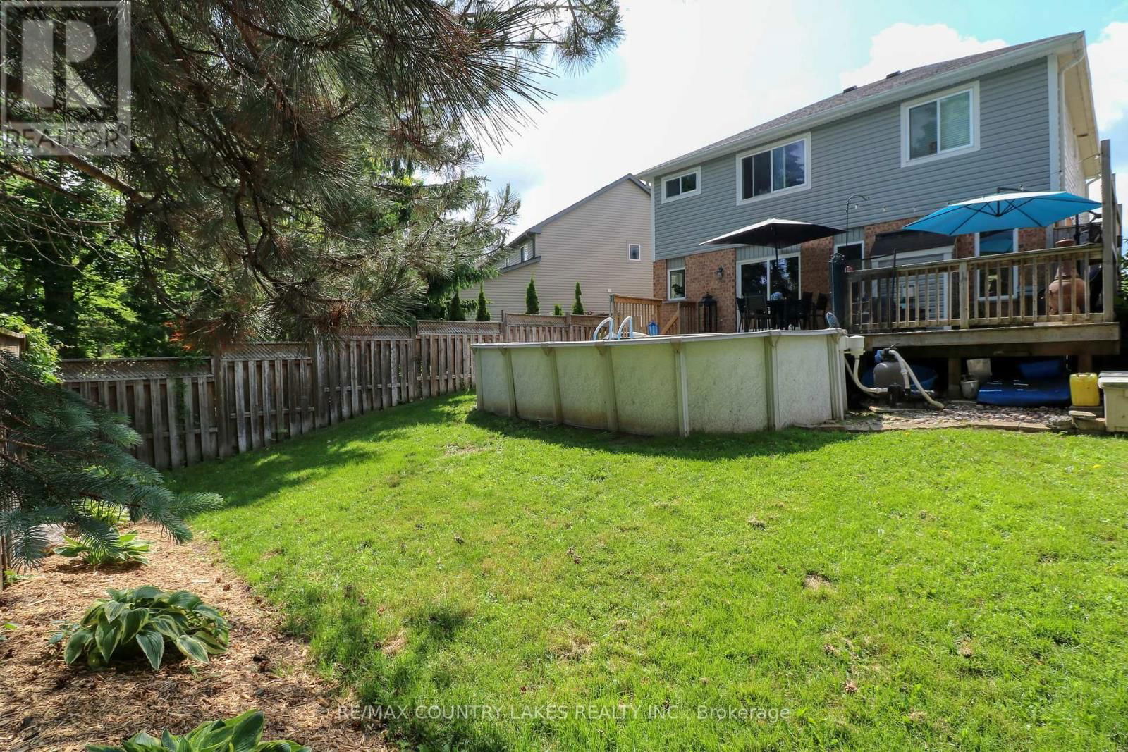 8 FALLINGBROOK CRESCENT Image 21