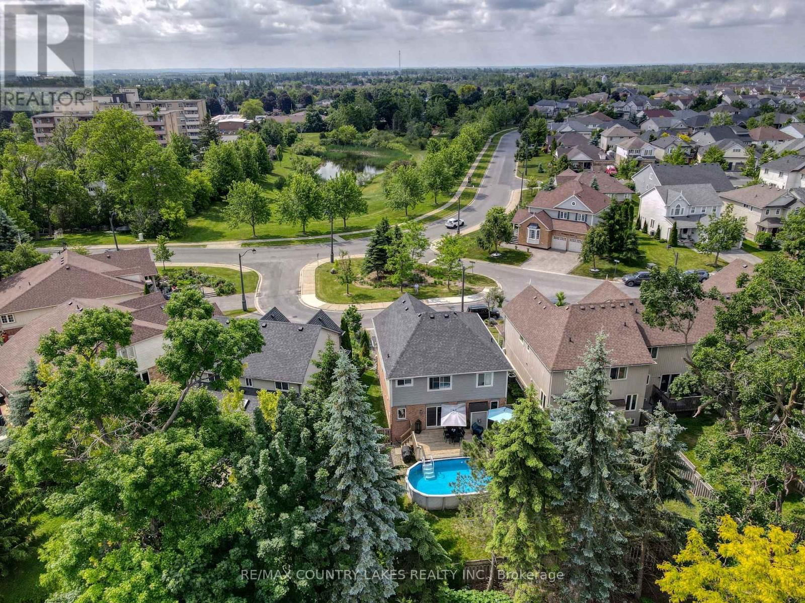 8 FALLINGBROOK CRESCENT Image 23