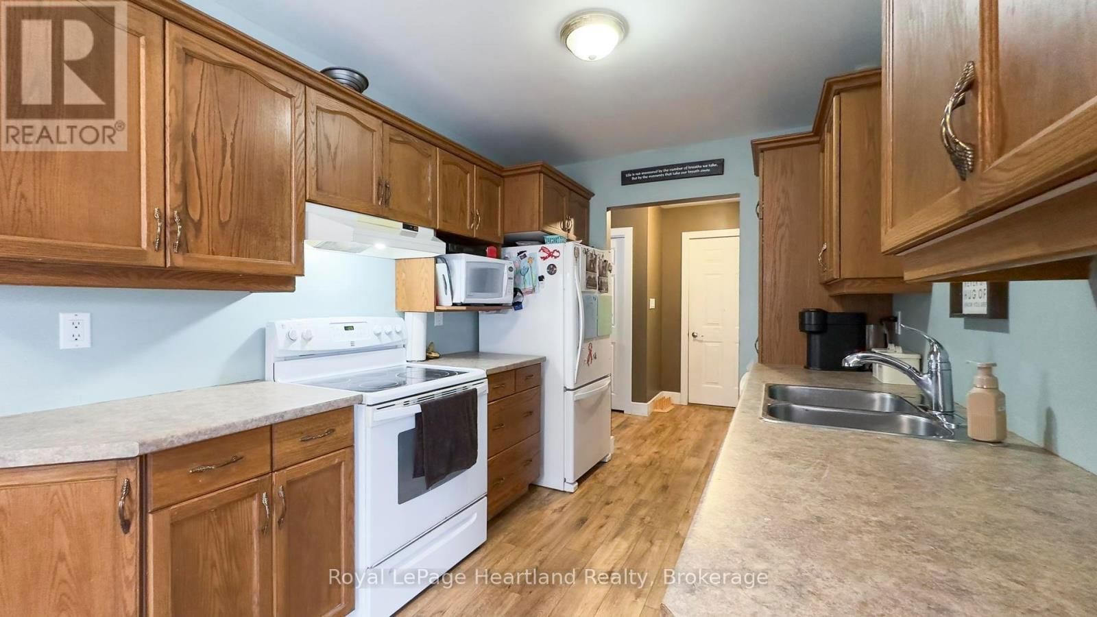 223 BENNETT STREET EAST Image 11