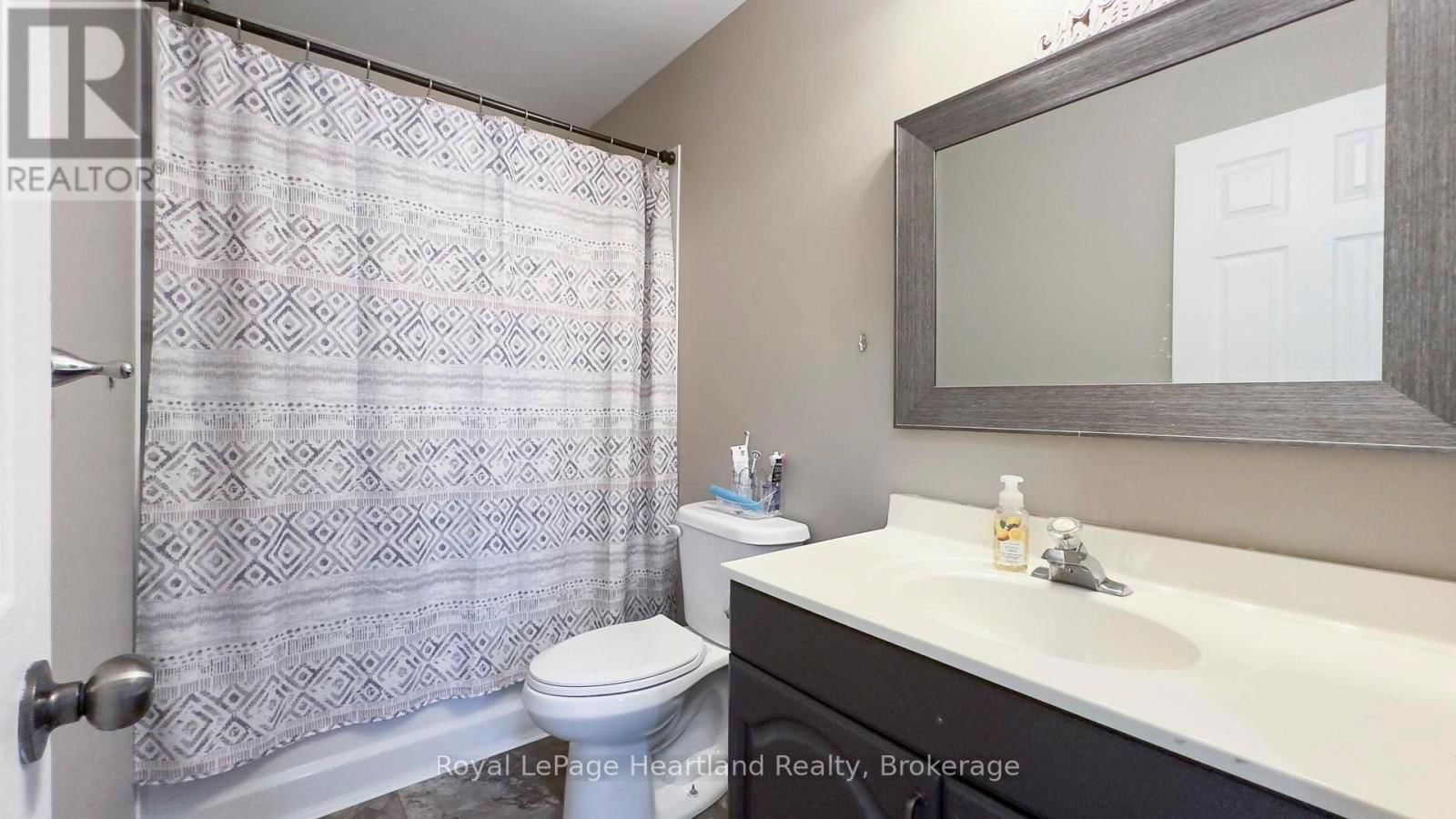 223 BENNETT STREET EAST Image 23