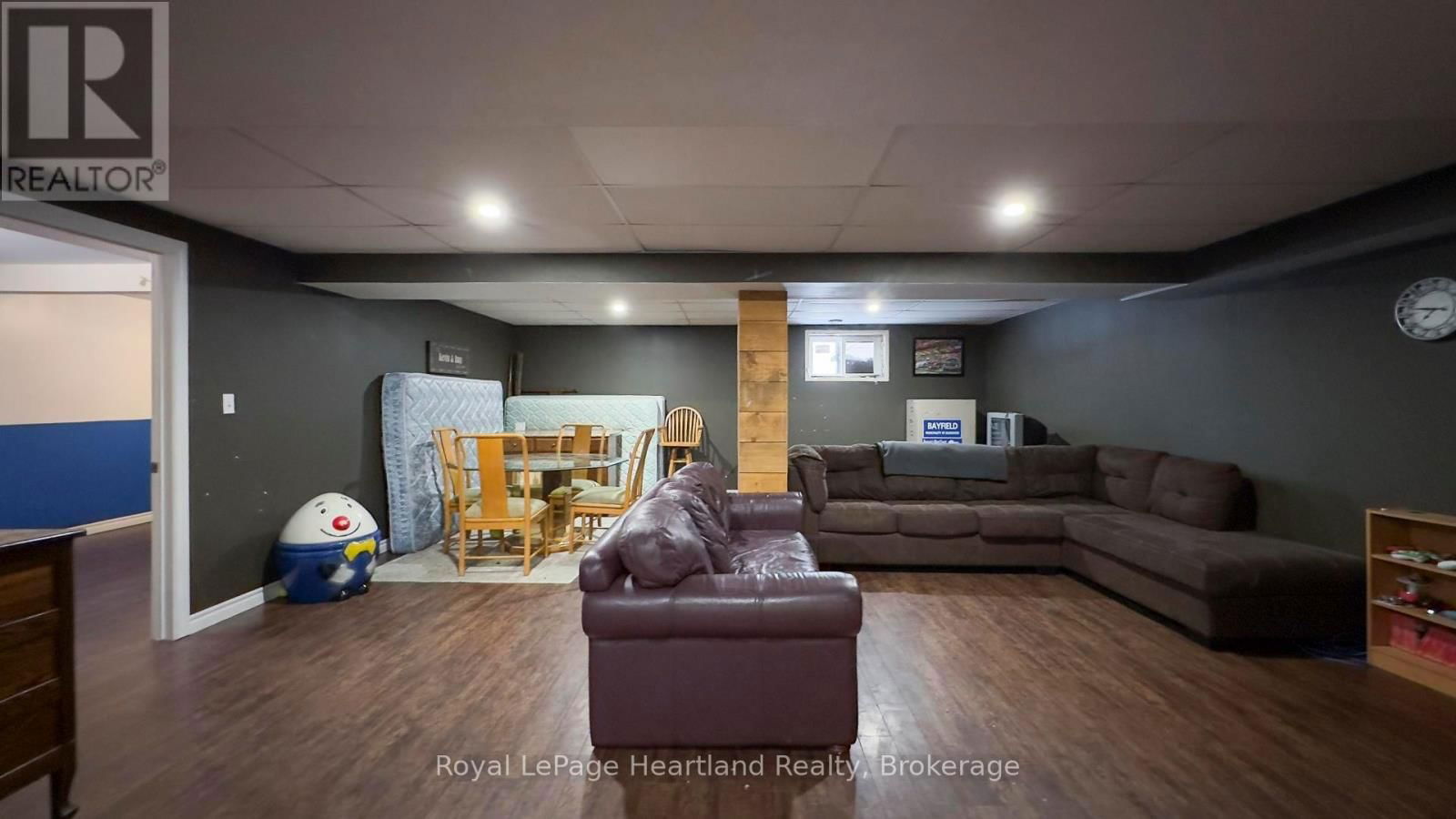 223 BENNETT STREET EAST Image 27