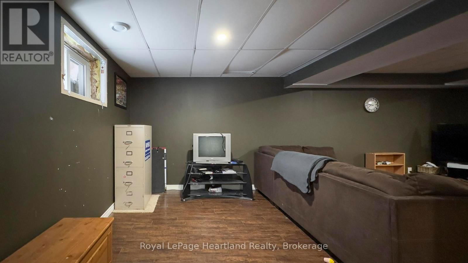 223 BENNETT STREET EAST Image 30