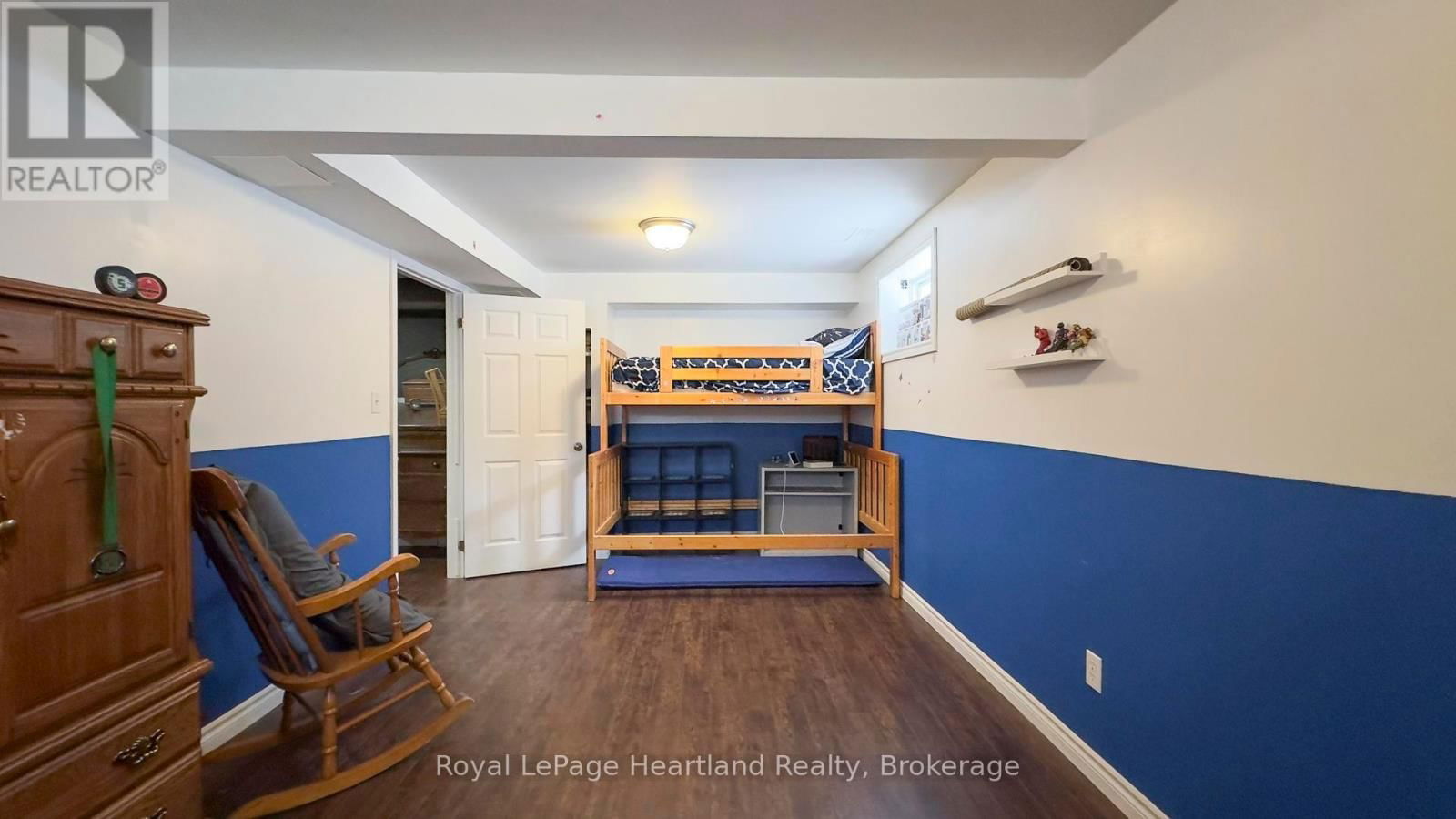223 BENNETT STREET EAST Image 33