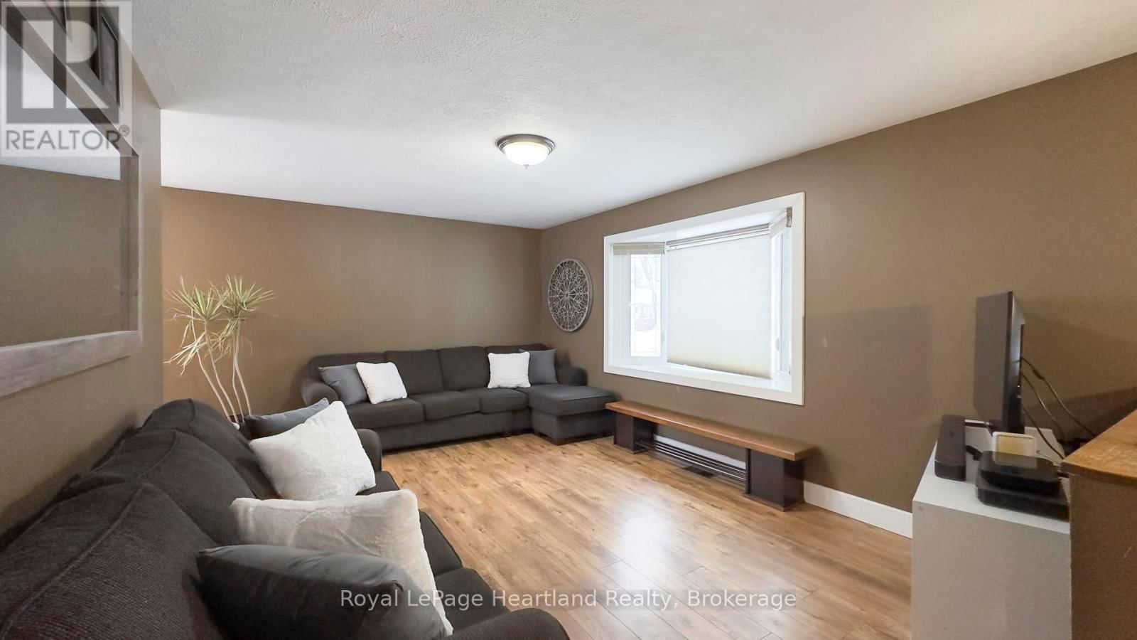 223 BENNETT STREET EAST Image 5