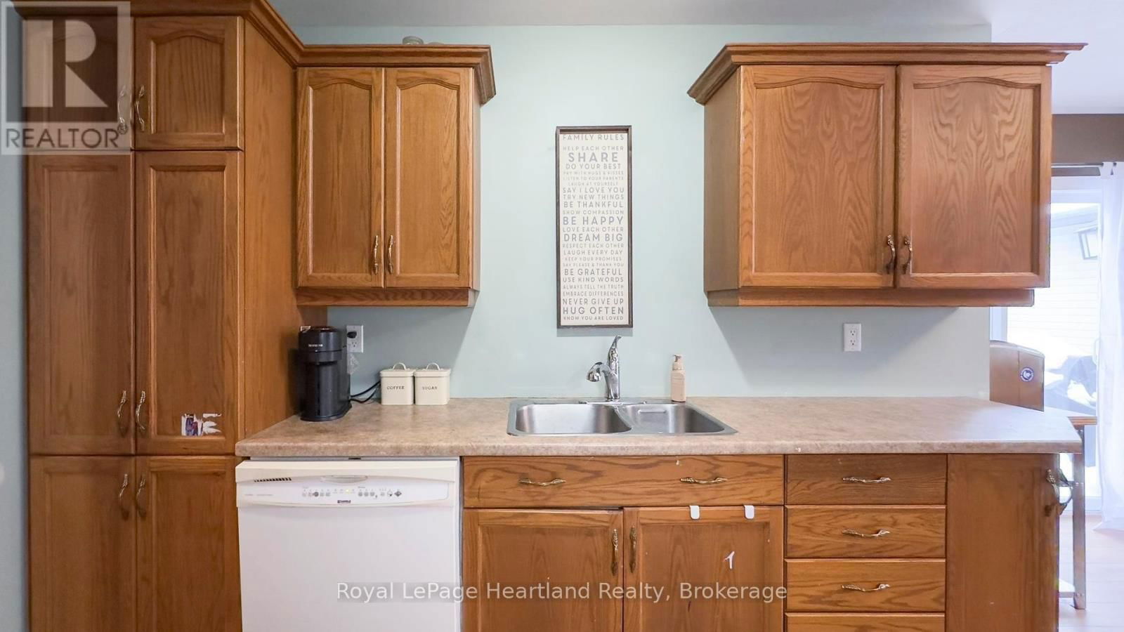 223 BENNETT STREET EAST Image 9