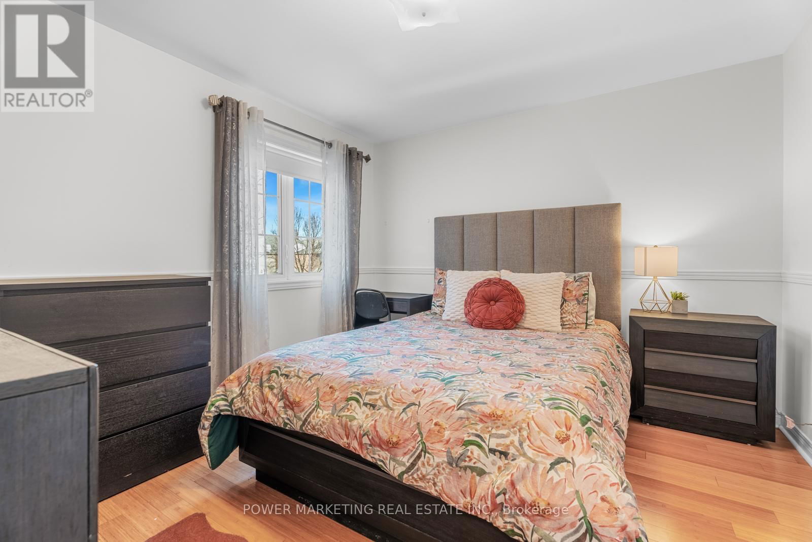 143 BOREALIS CRESCENT Image 29