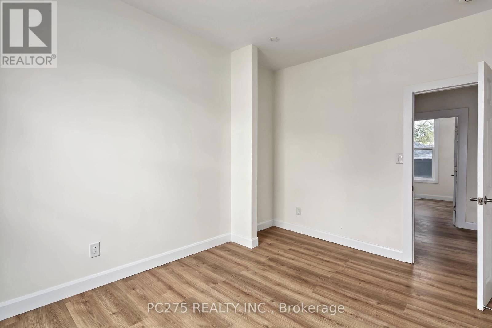 272 VIDAL STREET SOUTH Image 13