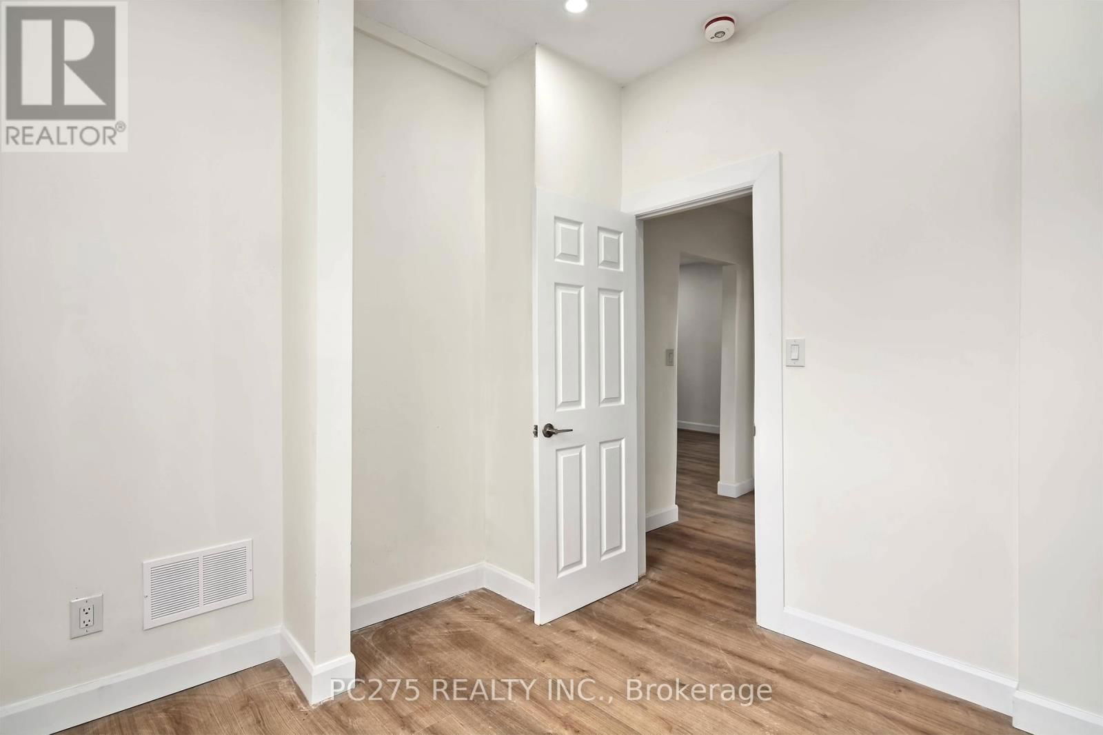 272 VIDAL STREET SOUTH Image 15