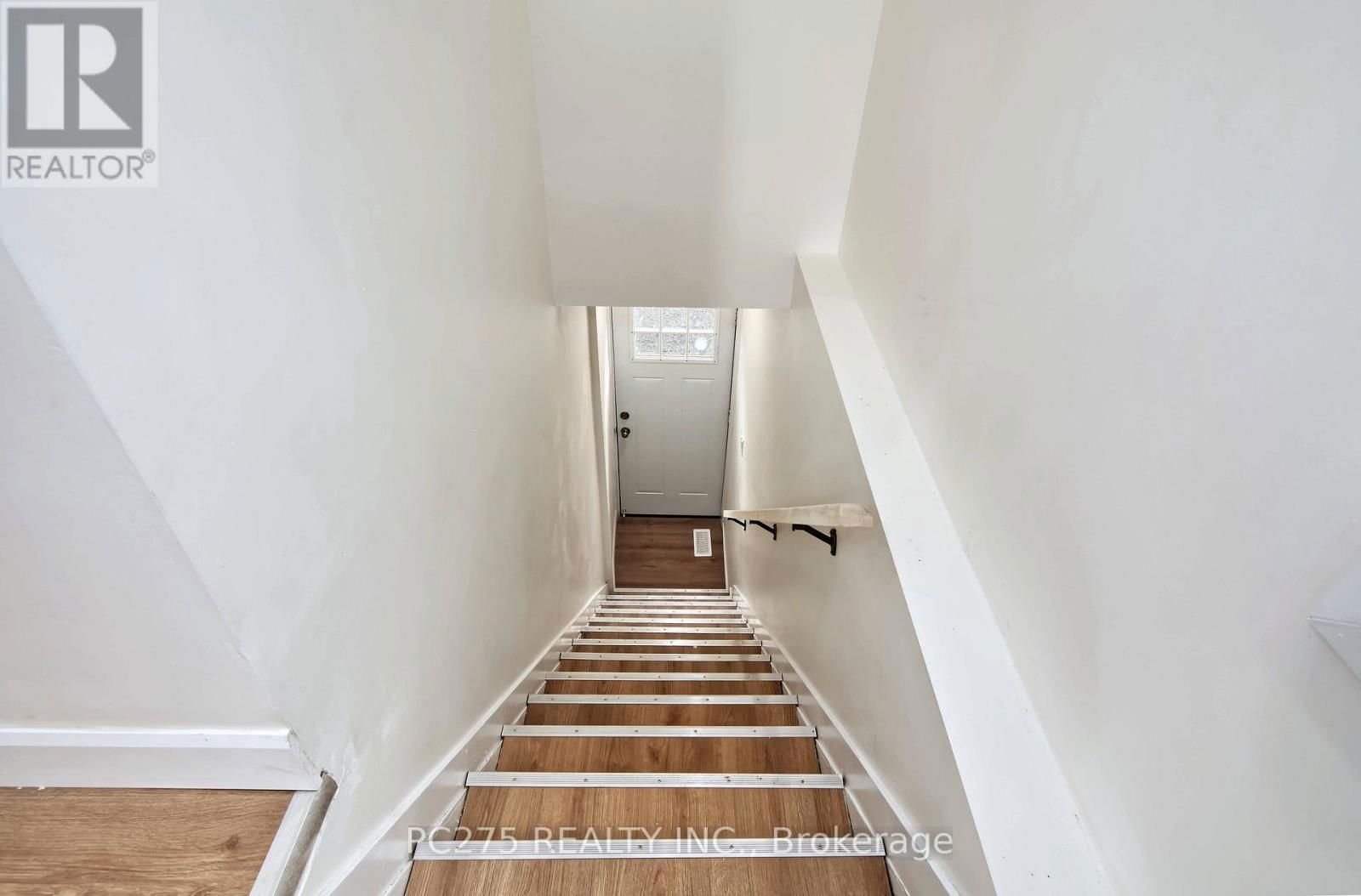 272 VIDAL STREET SOUTH Image 19