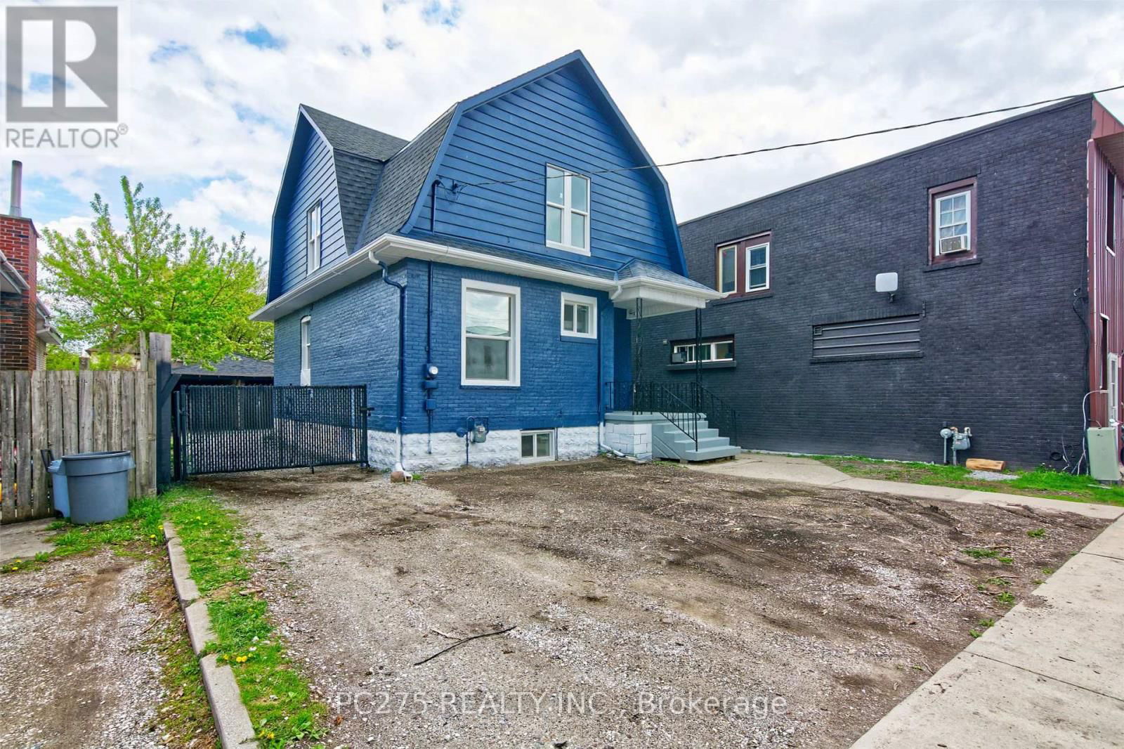 272 VIDAL STREET SOUTH Image 2