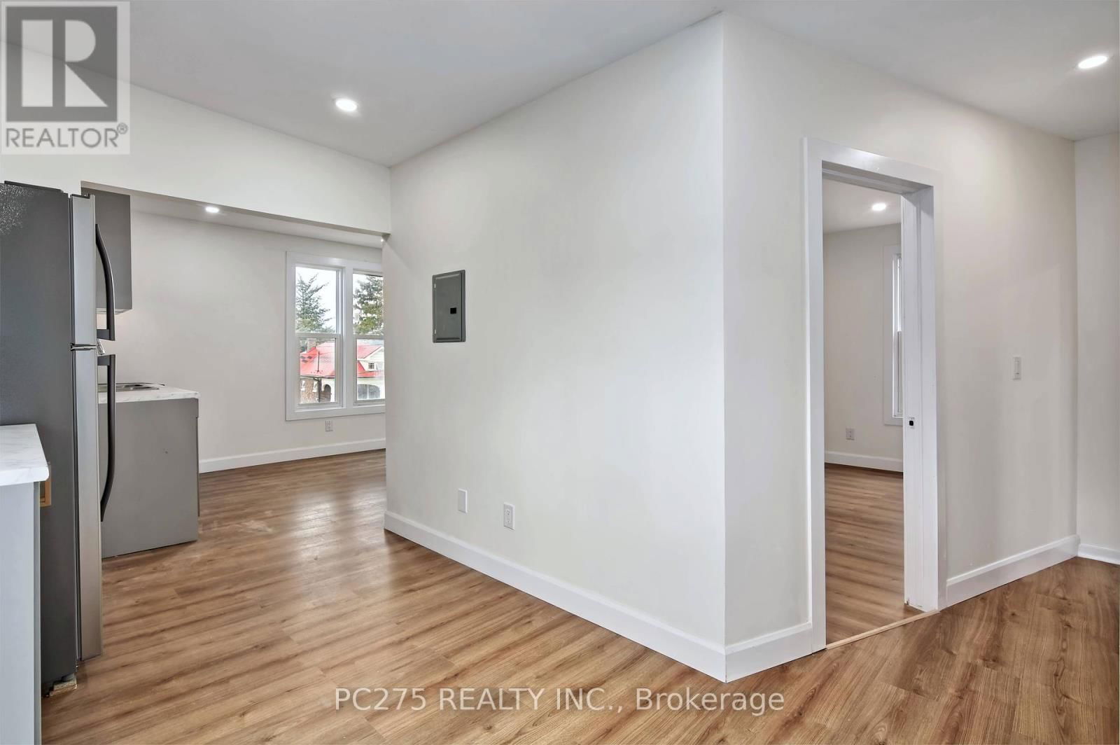 272 VIDAL STREET SOUTH Image 20