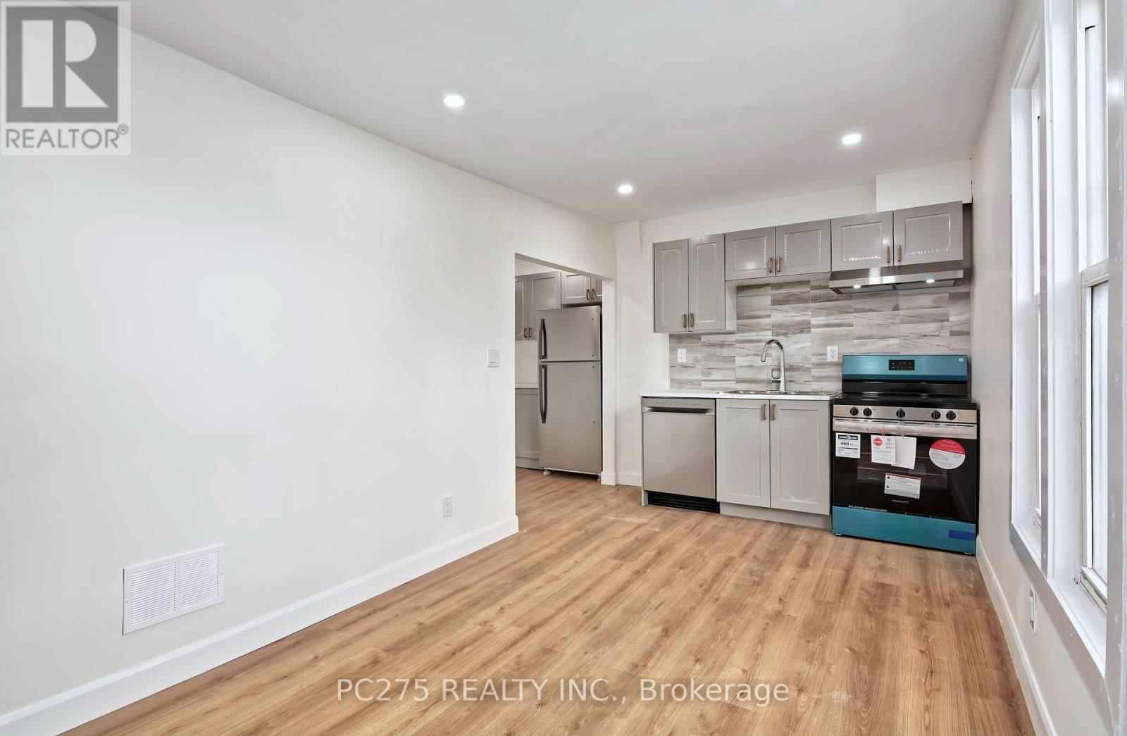 272 VIDAL STREET SOUTH Image 22
