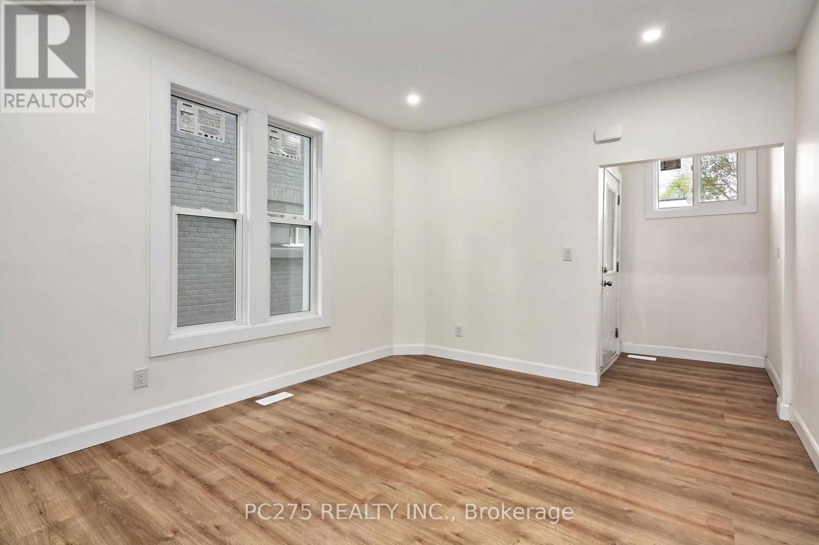 272 VIDAL STREET SOUTH Image 5
