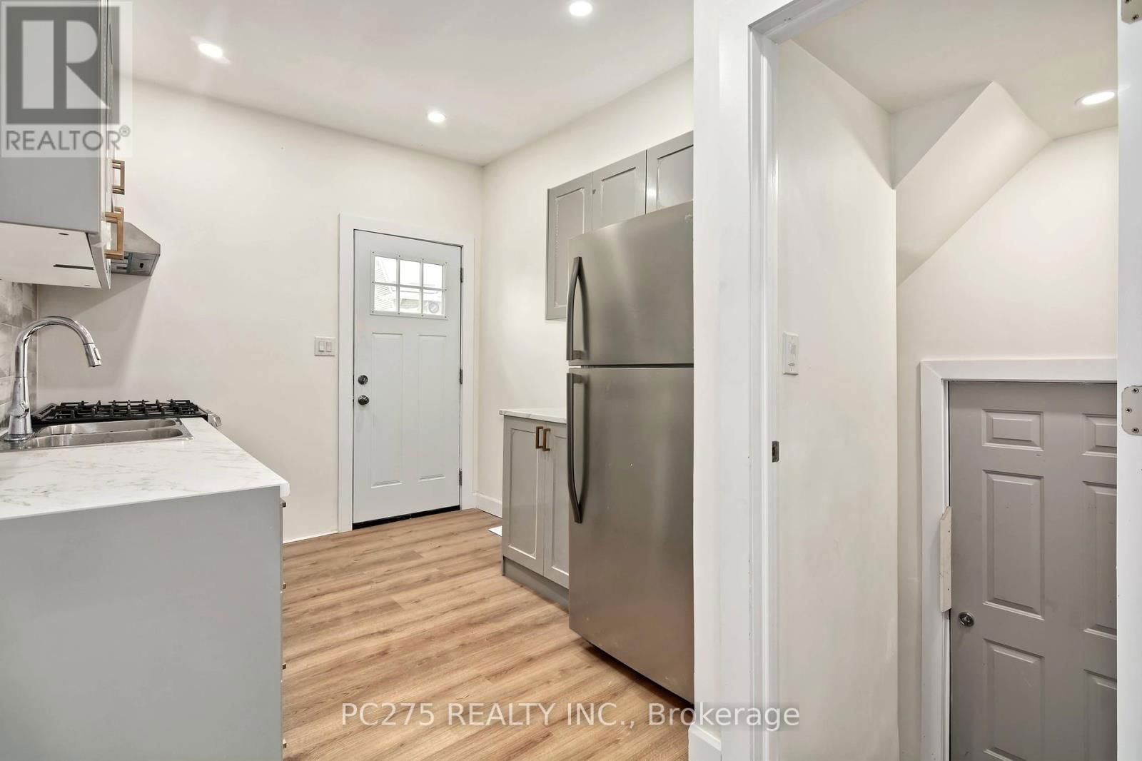 272 VIDAL STREET SOUTH Image 7