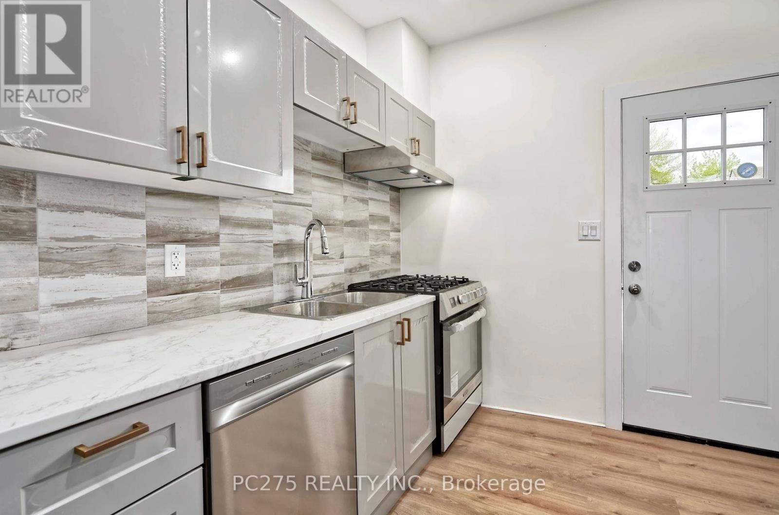 272 VIDAL STREET SOUTH Image 8