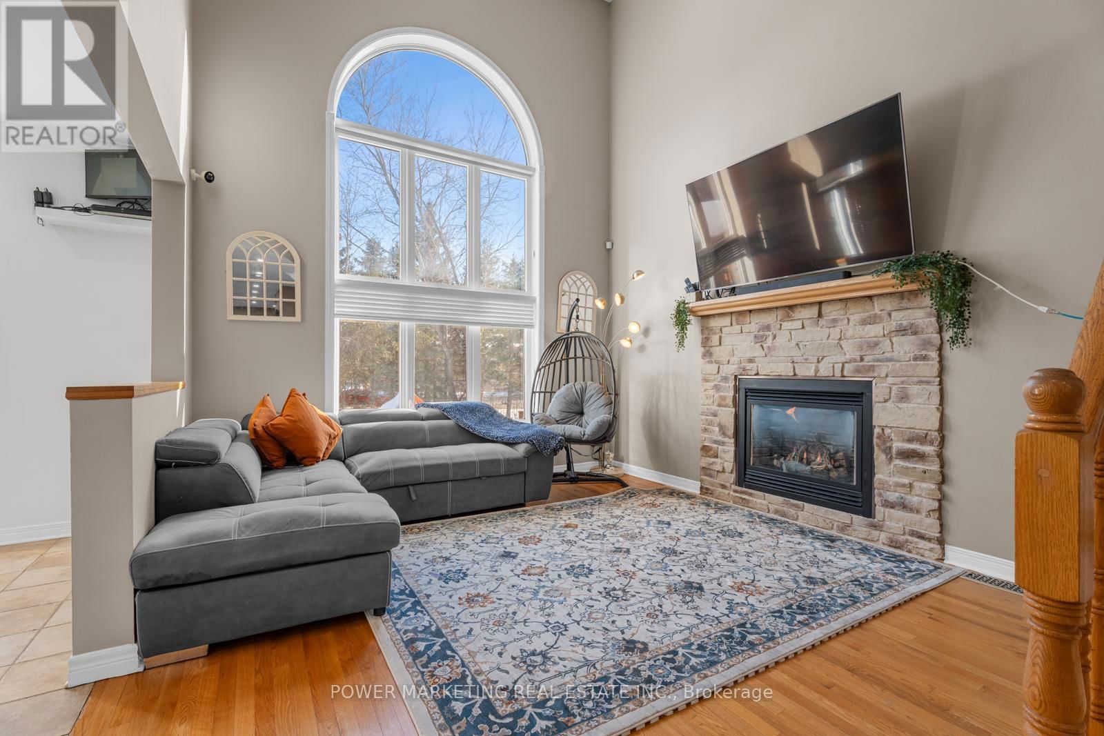 143 BOREALIS CRESCENT Image 13