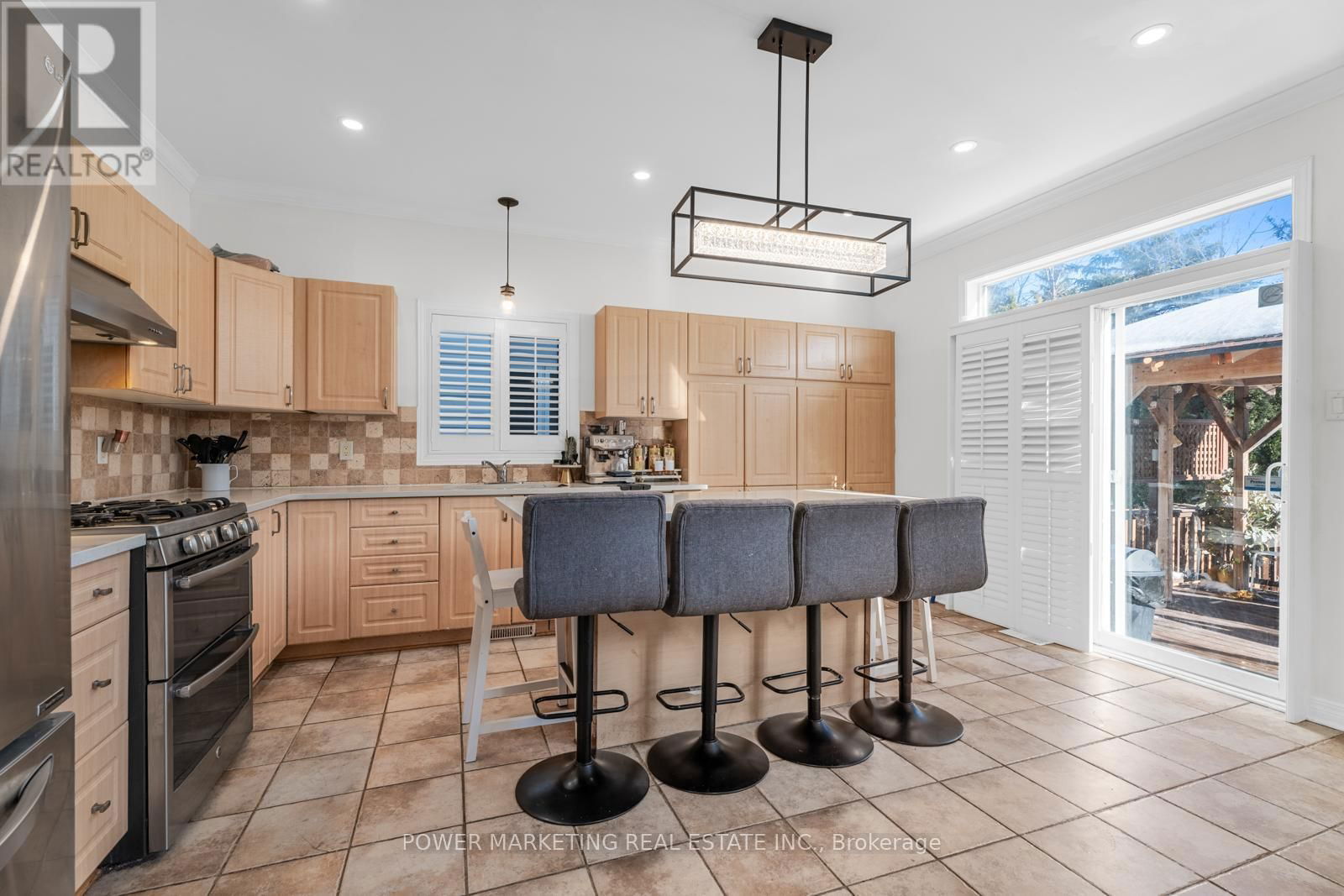 143 BOREALIS CRESCENT Image 17