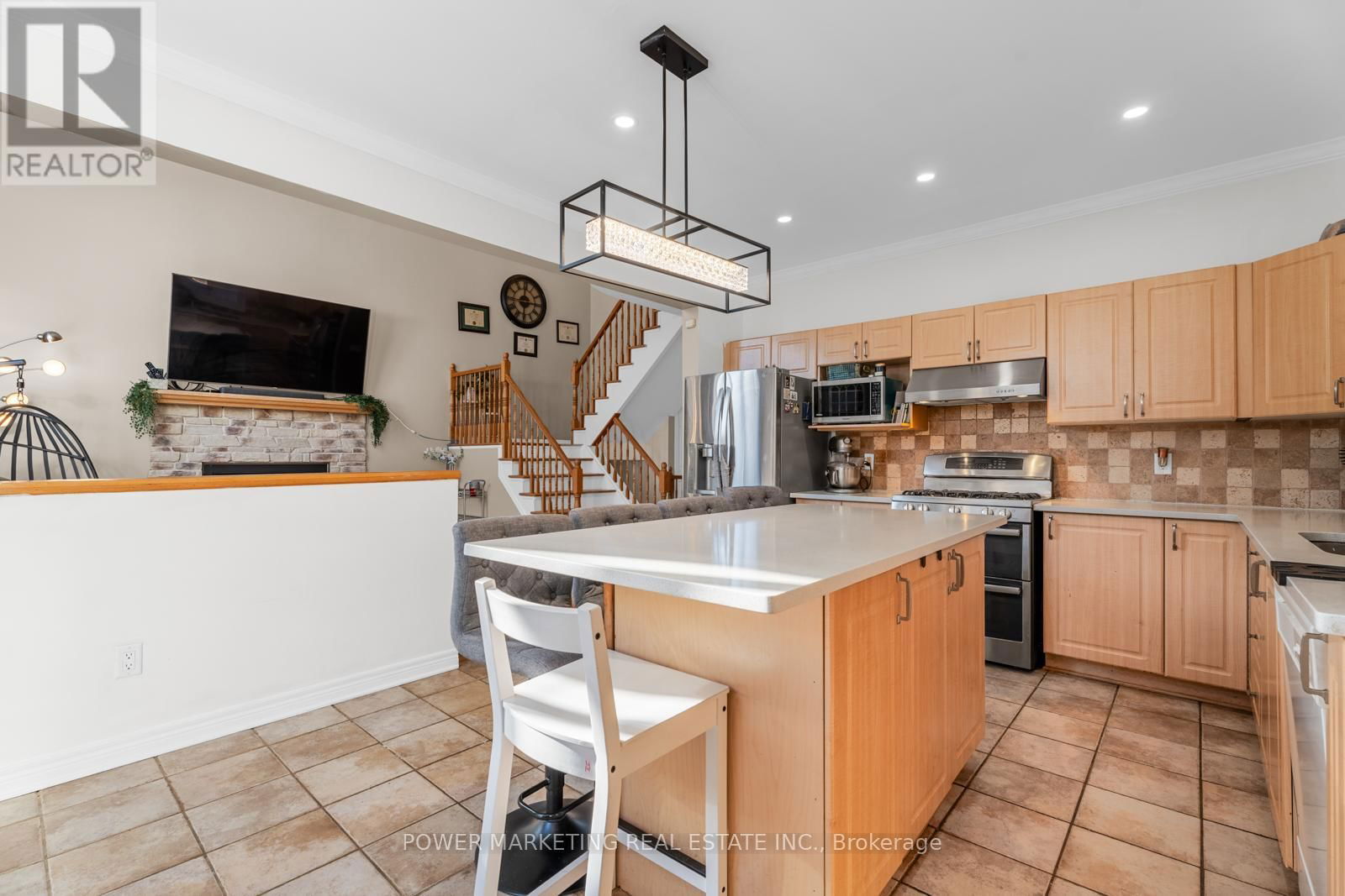 143 BOREALIS CRESCENT Image 19
