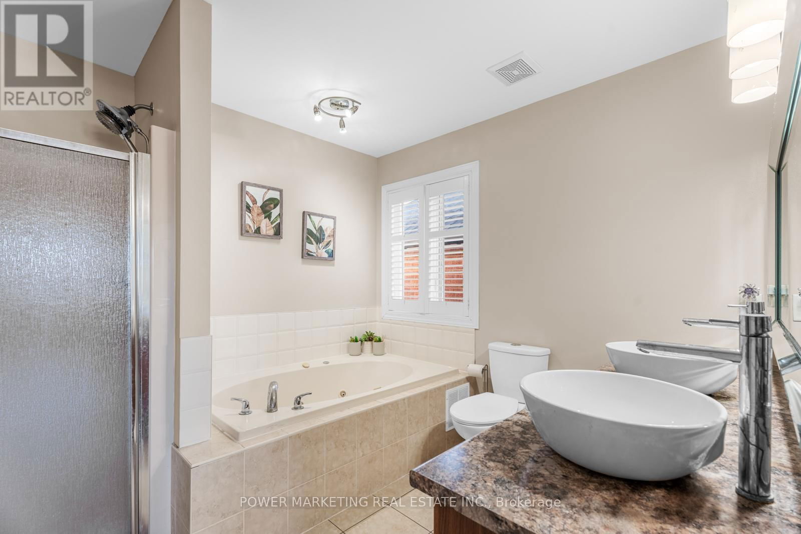 143 BOREALIS CRESCENT Image 33