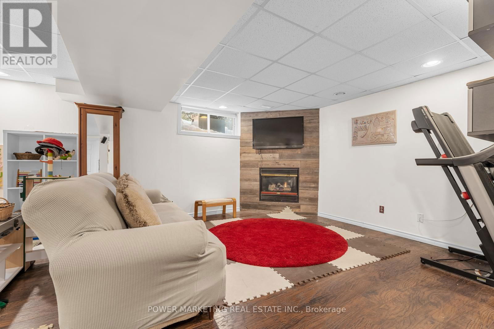 143 BOREALIS CRESCENT Image 37
