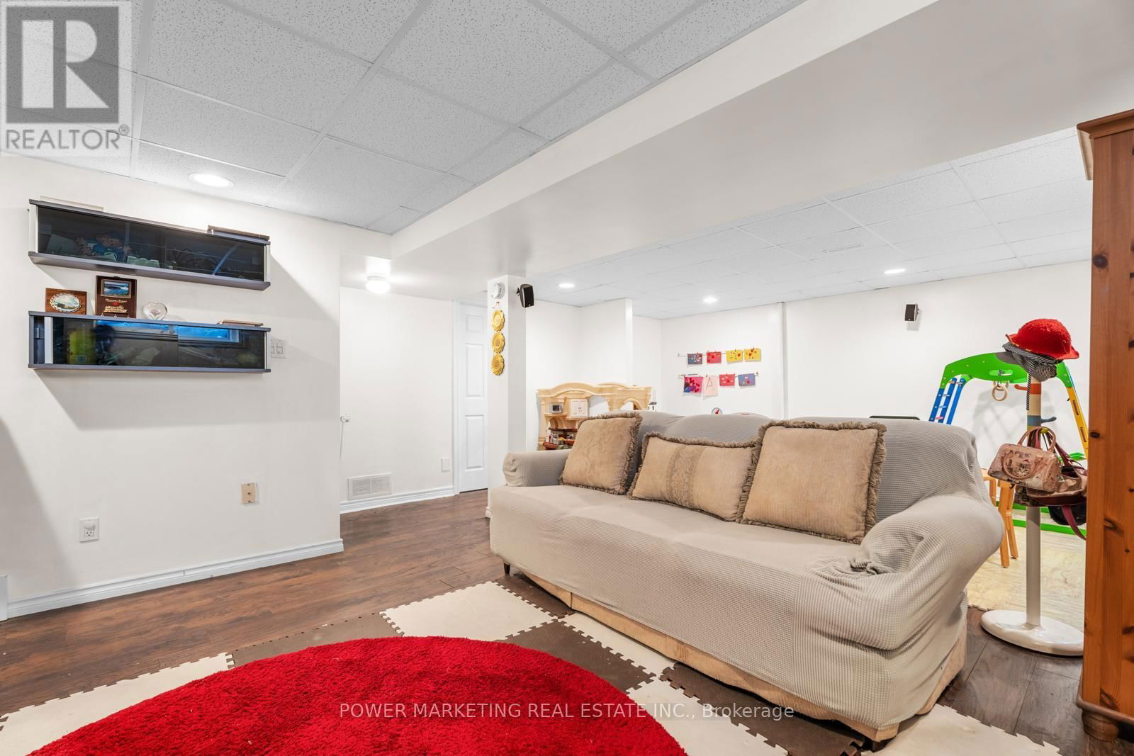 143 BOREALIS CRESCENT Image 38