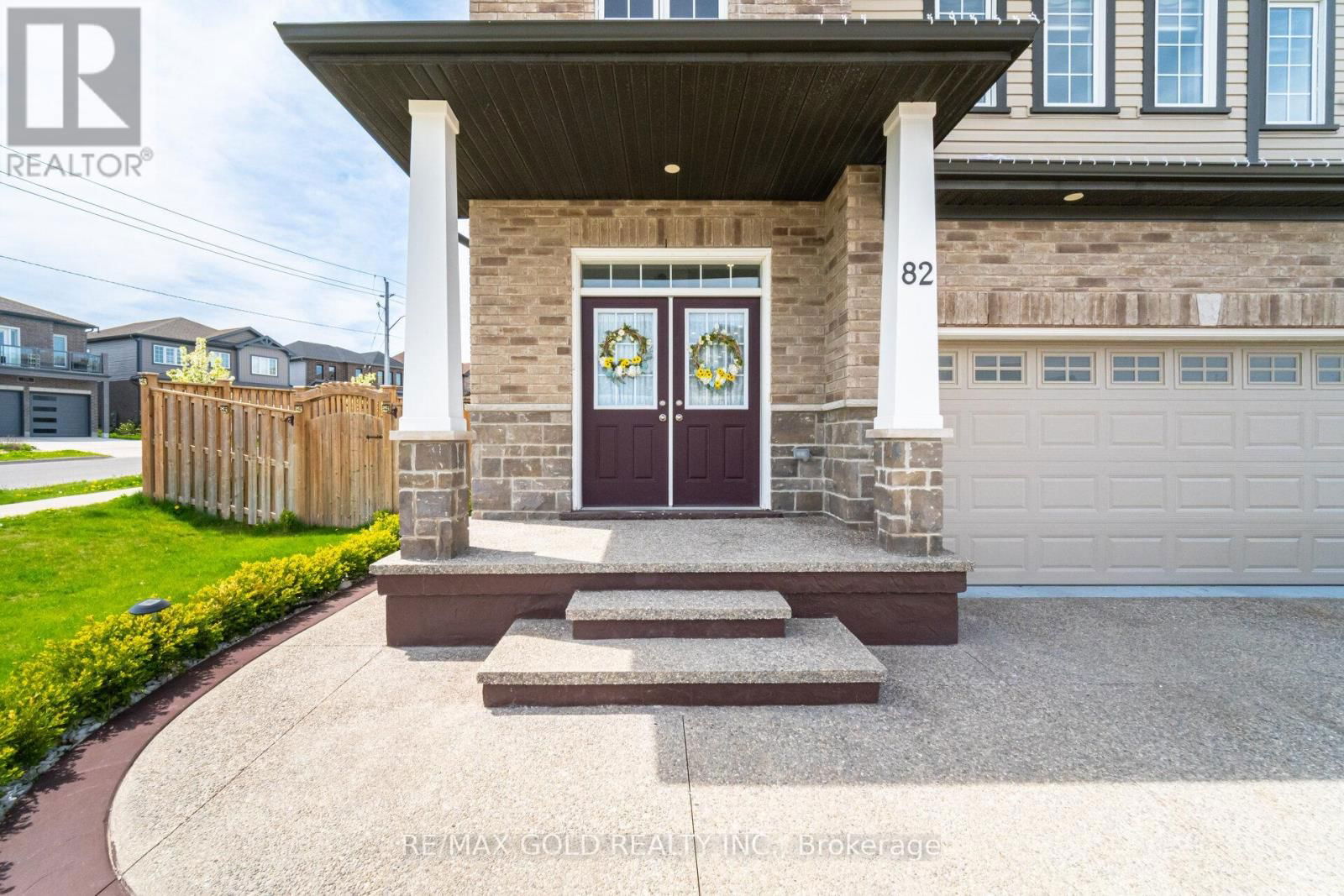 82 CASTLEBAY STREET Image 4