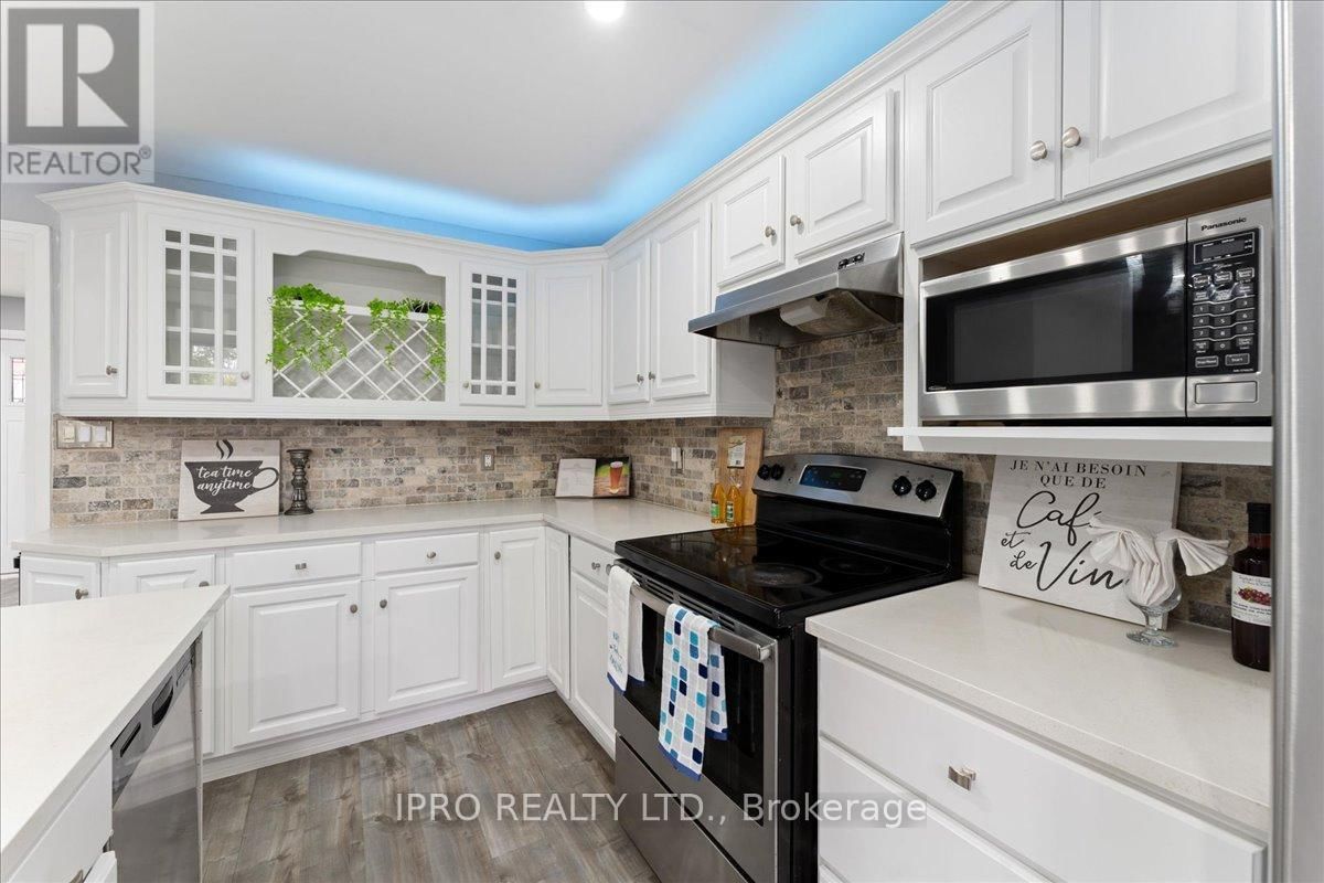 143 BAYNE CRESCENT Image 12