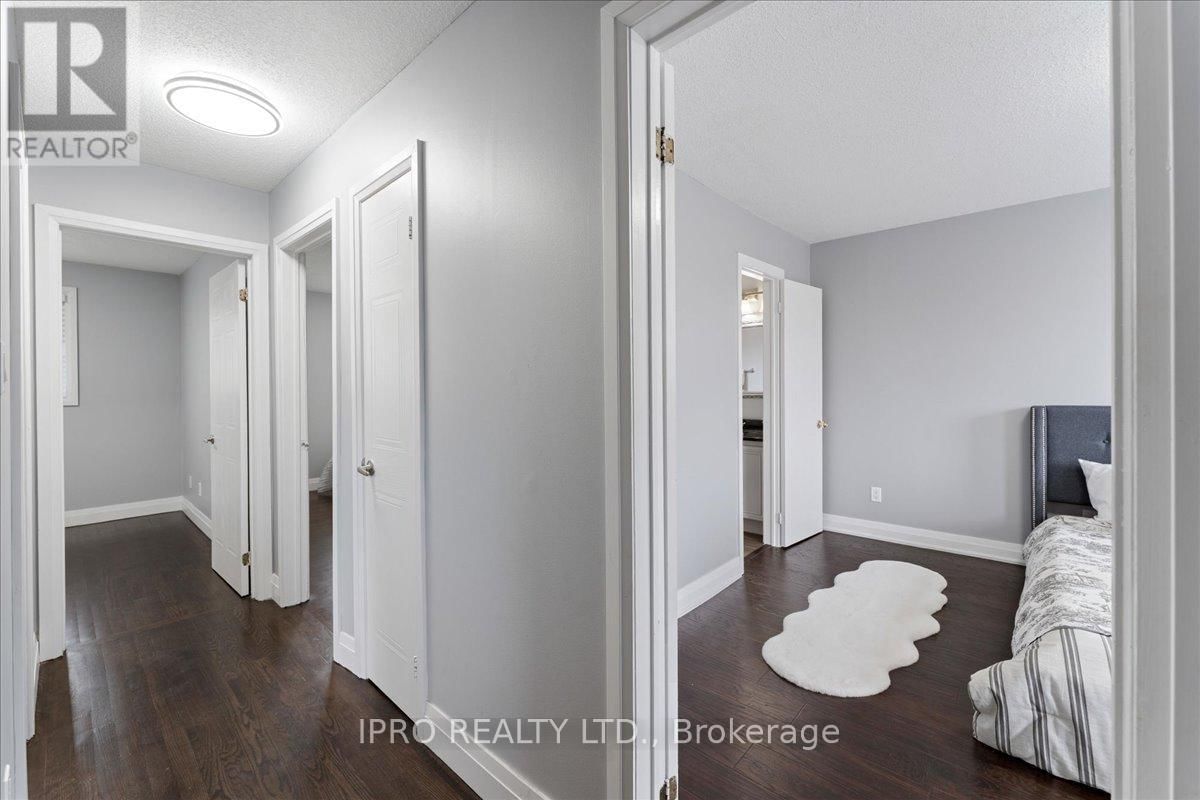 143 BAYNE CRESCENT Image 19