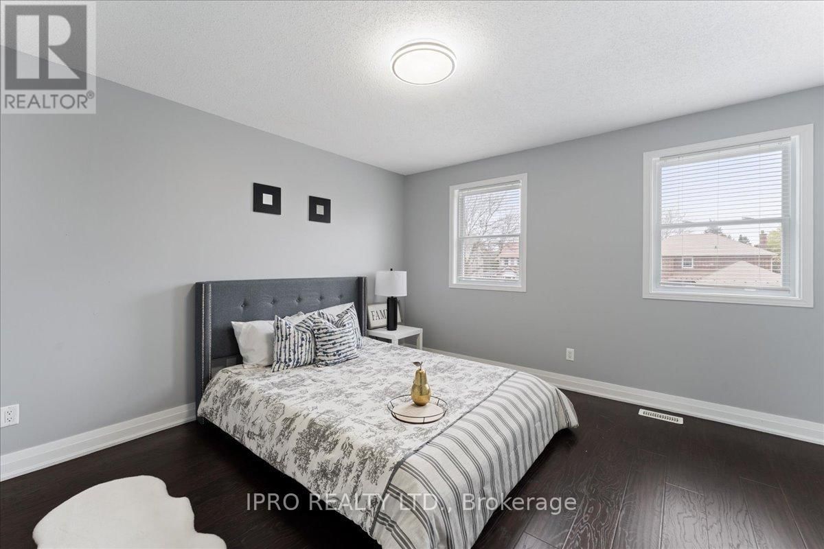 143 BAYNE CRESCENT Image 20