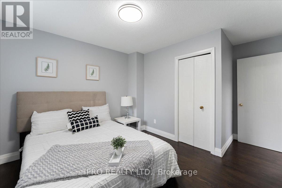 143 BAYNE CRESCENT Image 24