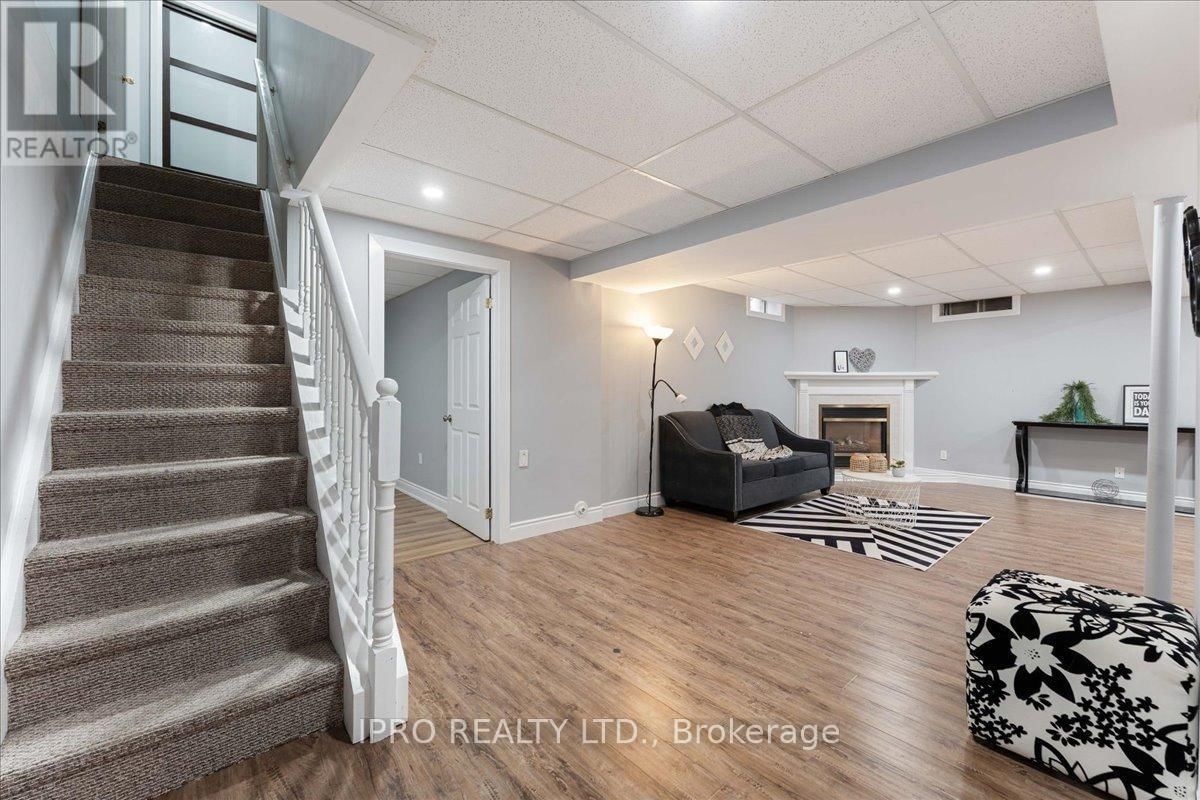 143 BAYNE CRESCENT Image 28