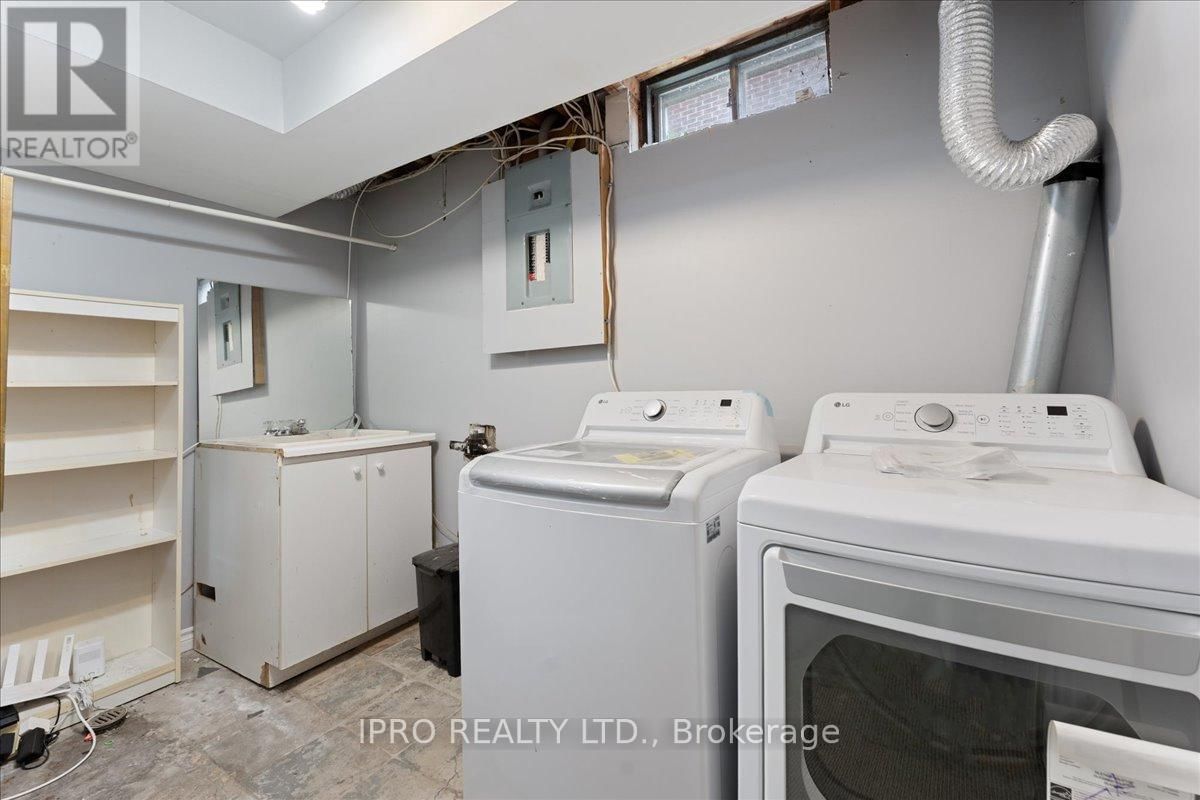 143 BAYNE CRESCENT Image 29