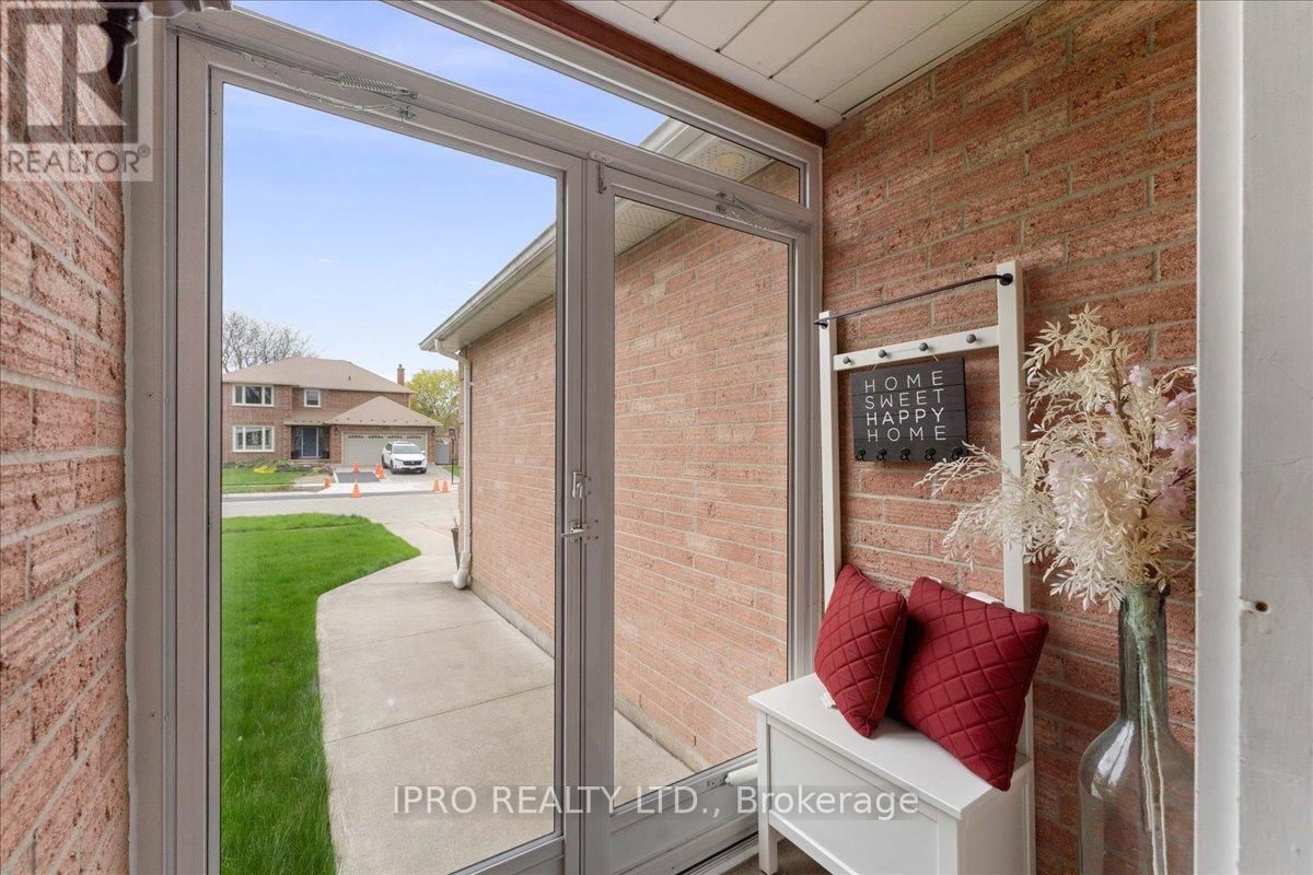 143 BAYNE CRESCENT Image 3